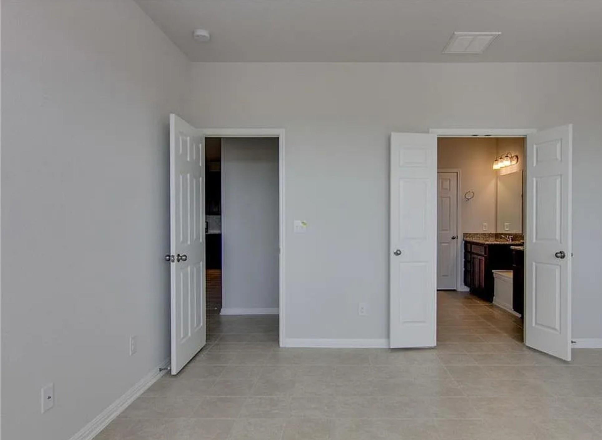 240 La Escalera Dr Property Photo 17