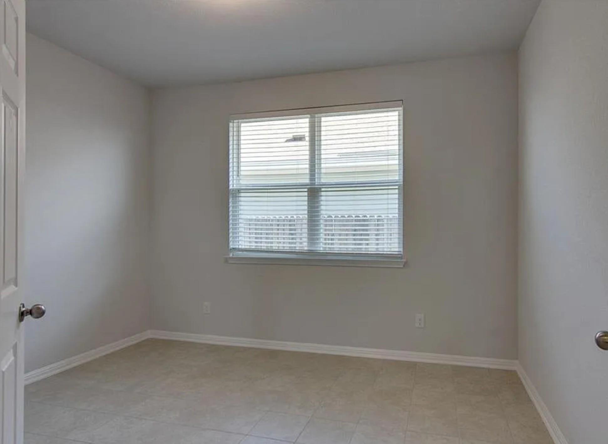 240 La Escalera Dr Property Photo 24