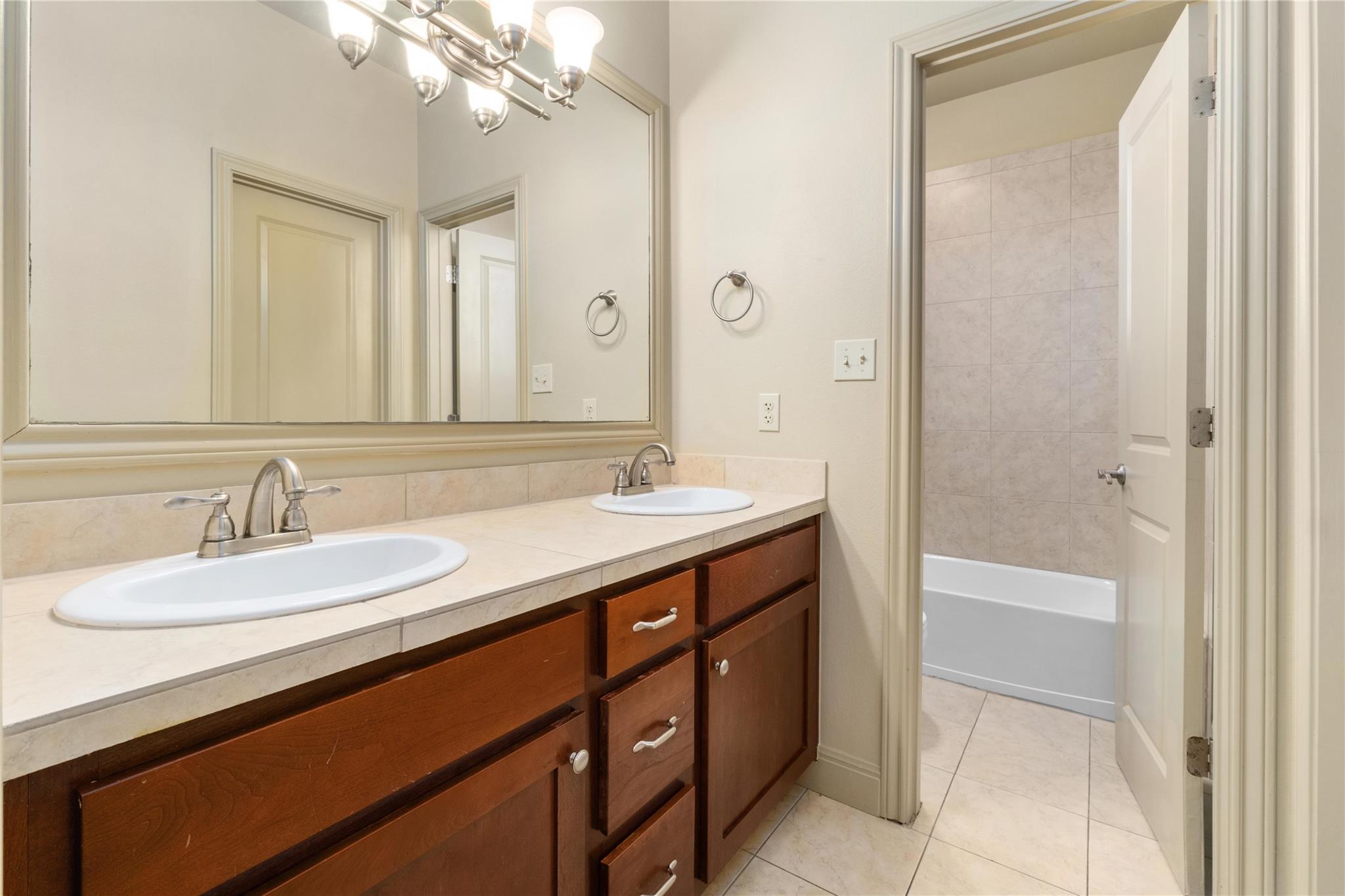 5603 Clay Ave B Property Photo 20