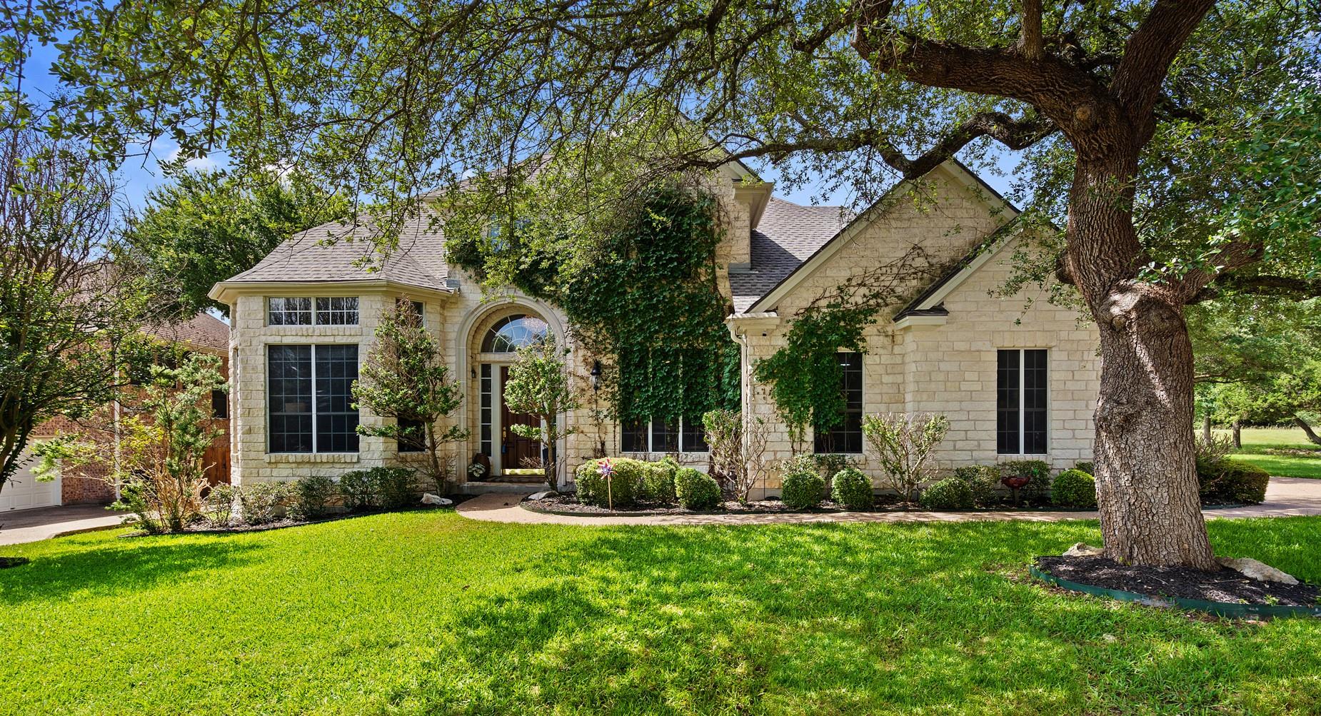 445 Champions Dr Property Photo 1