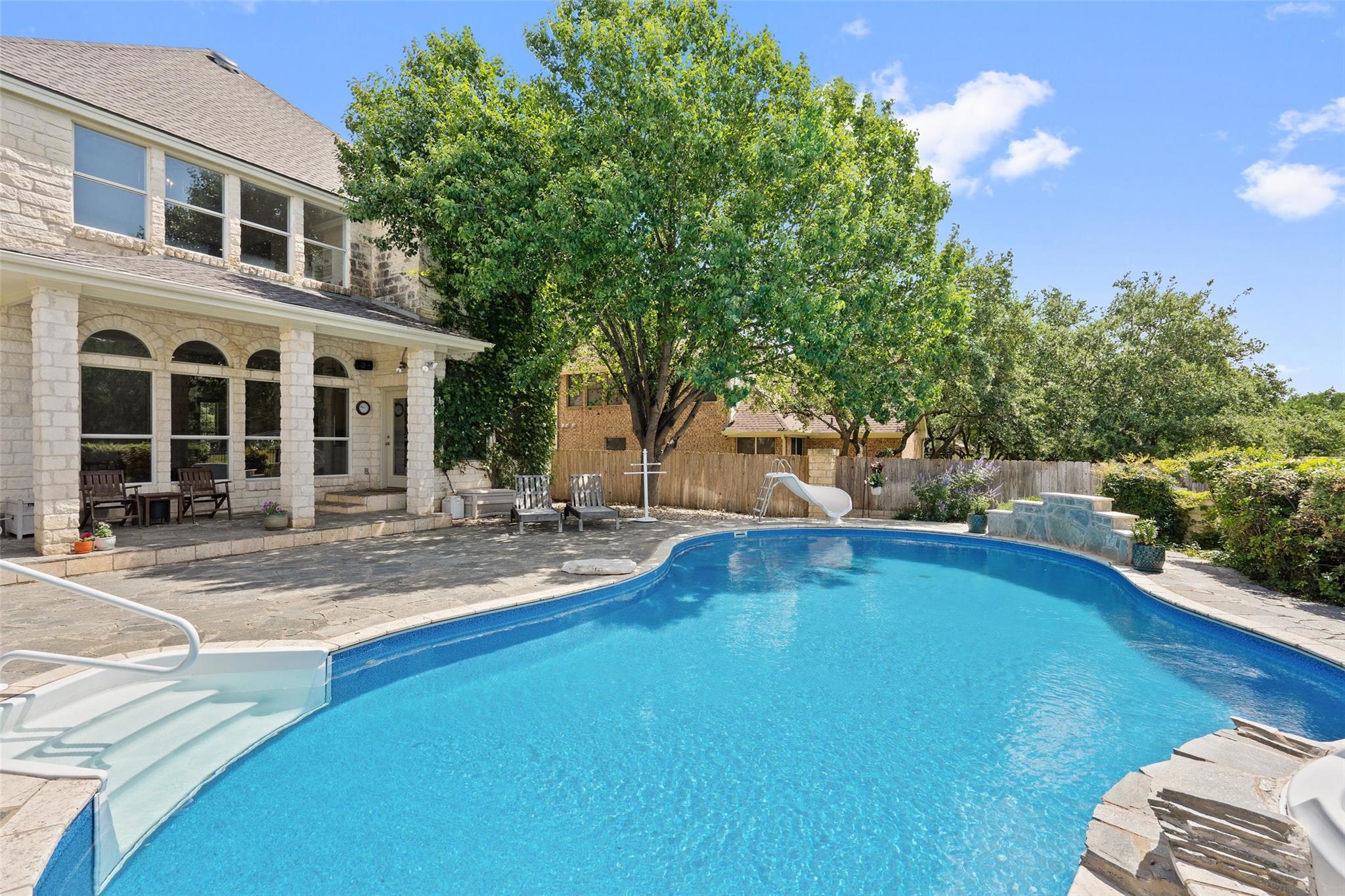 445 Champions Dr Property Photo 2