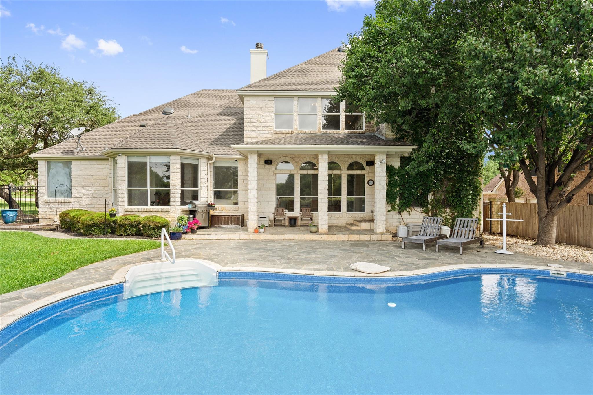 445 Champions Dr Property Photo 34