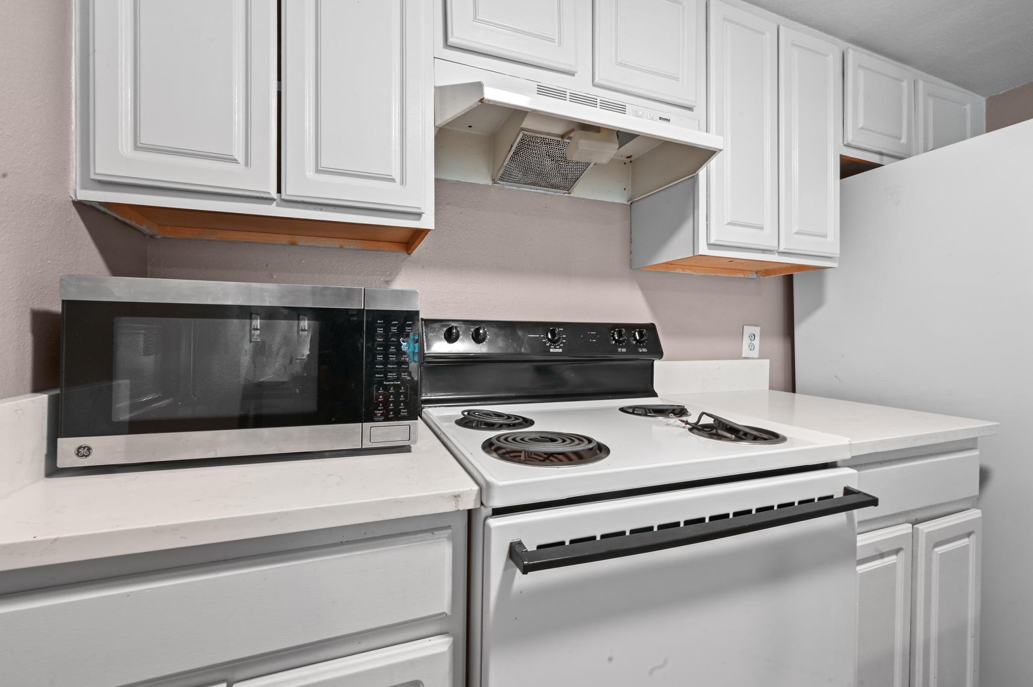 2124 Burton Dr #204 Property Photo 11