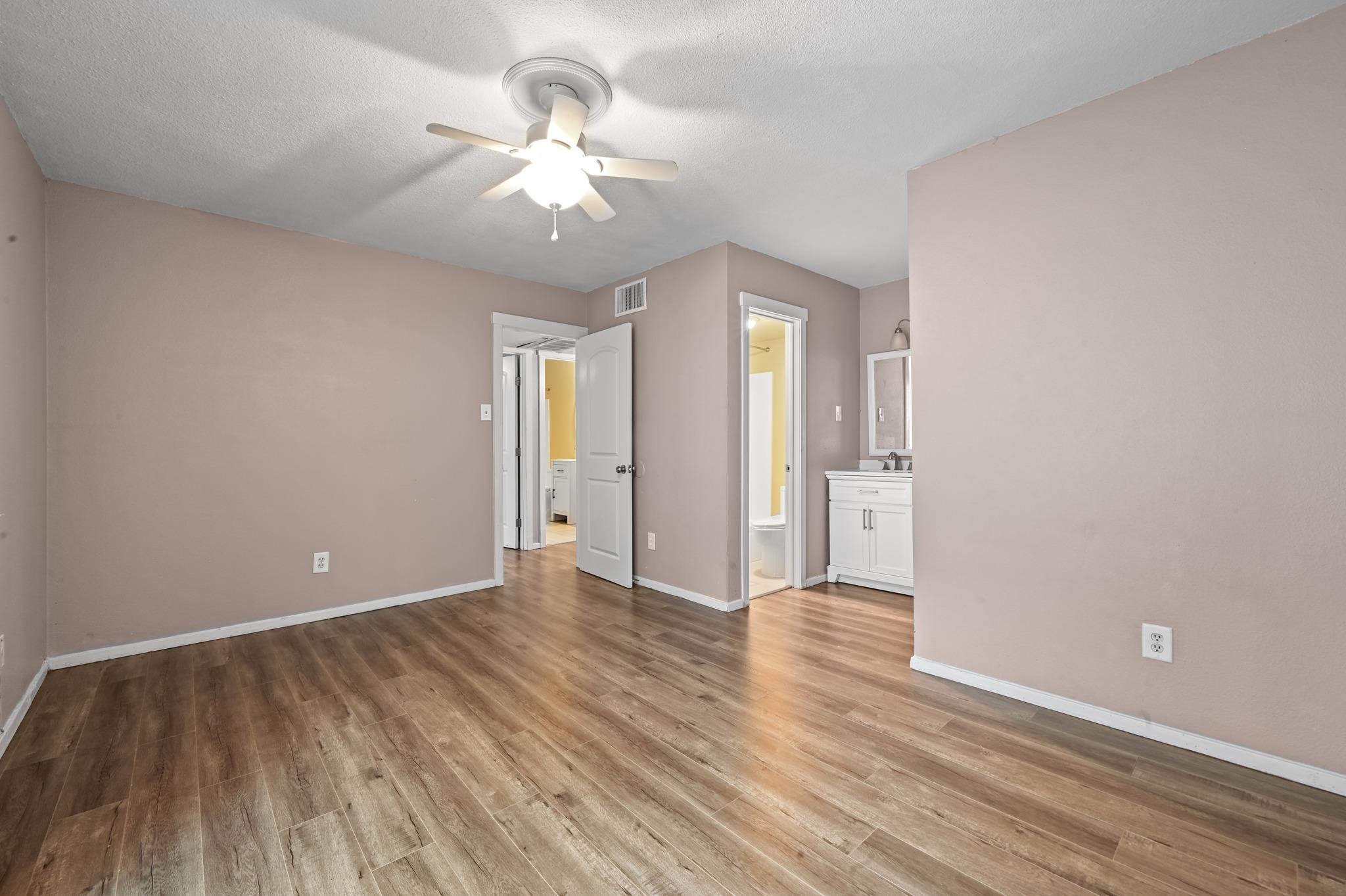 2124 Burton Dr #204 Property Photo 14