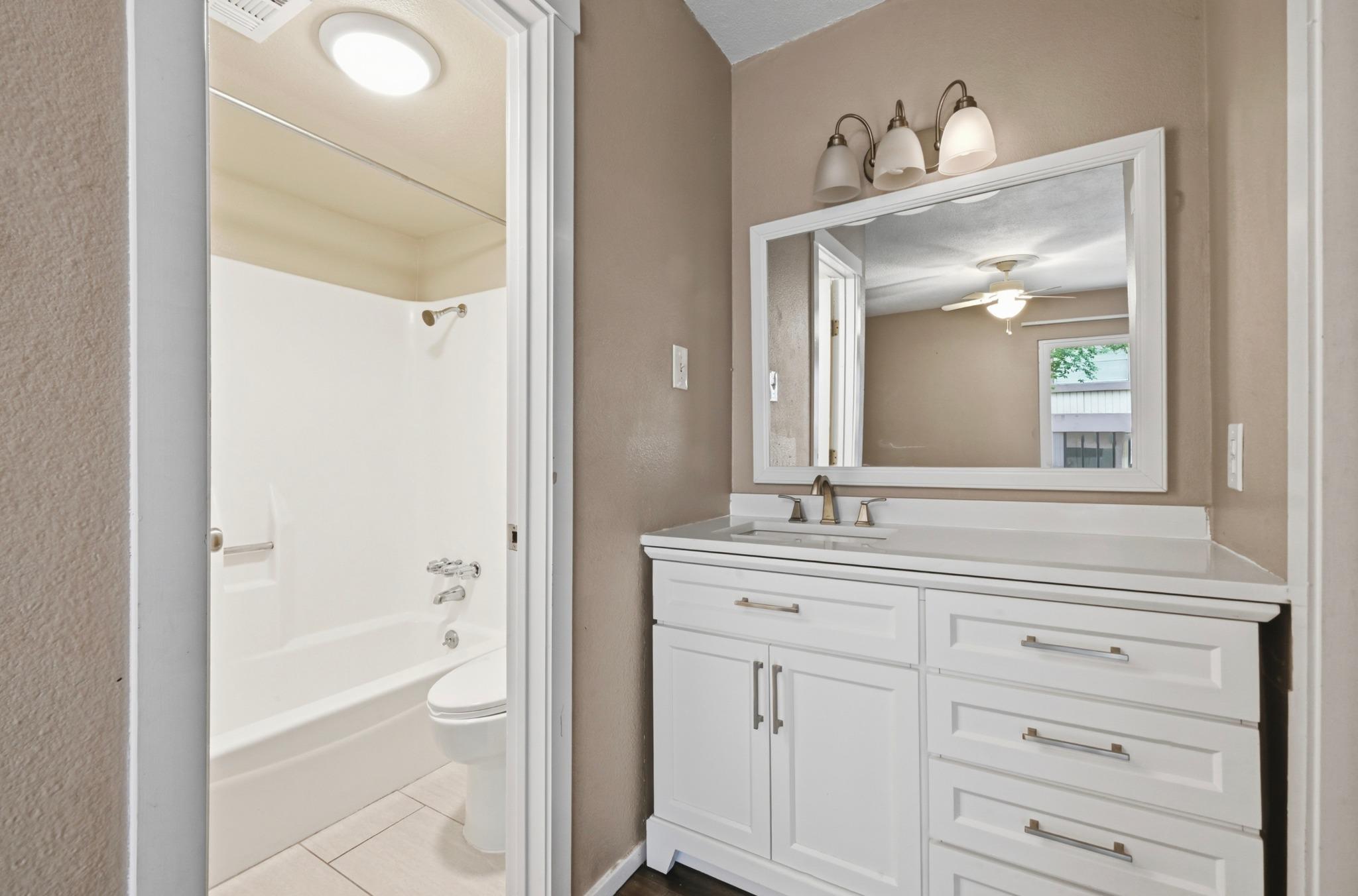 2124 Burton Dr #204 Property Photo 15