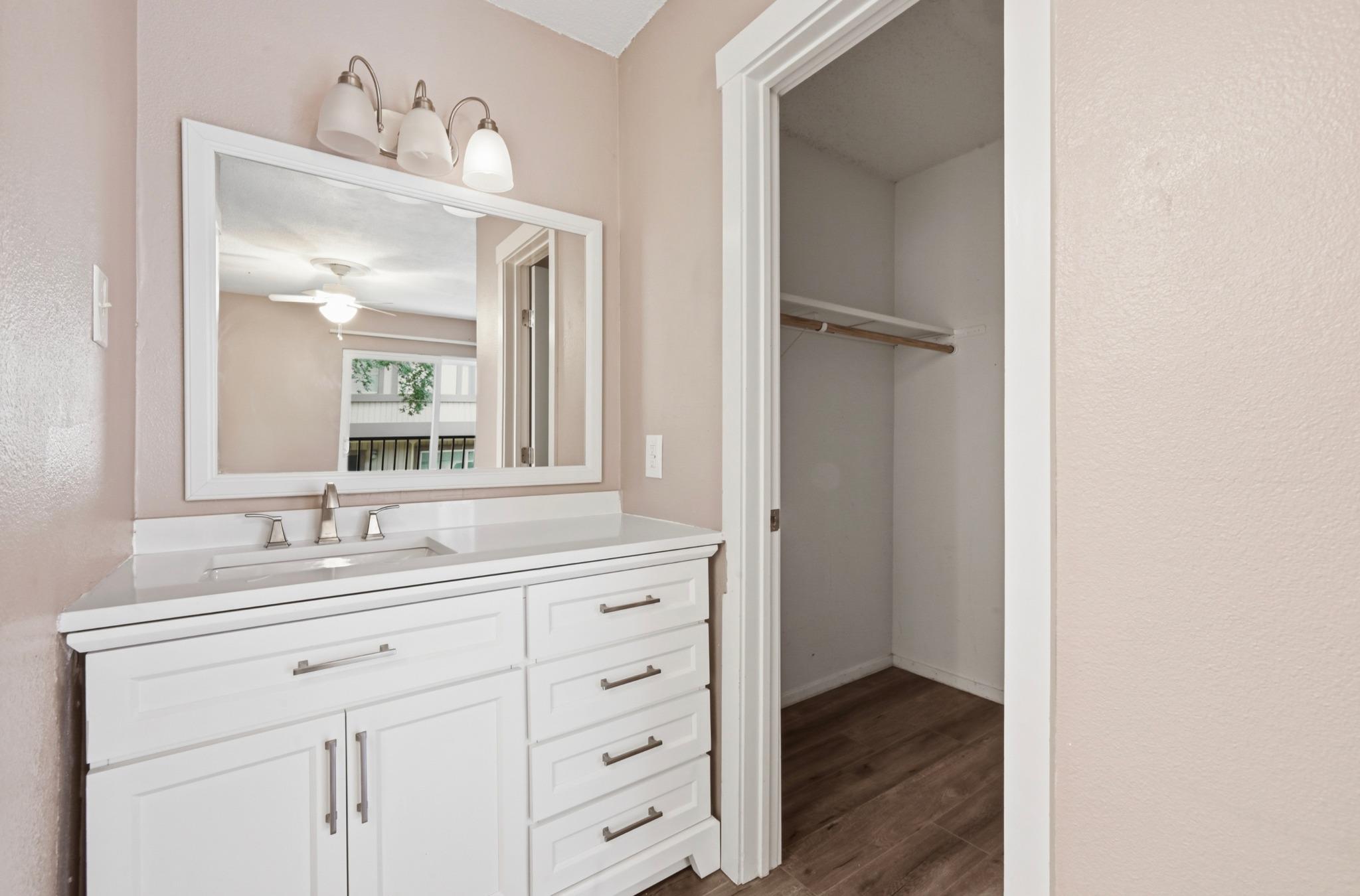 2124 Burton Dr #204 Property Photo 16
