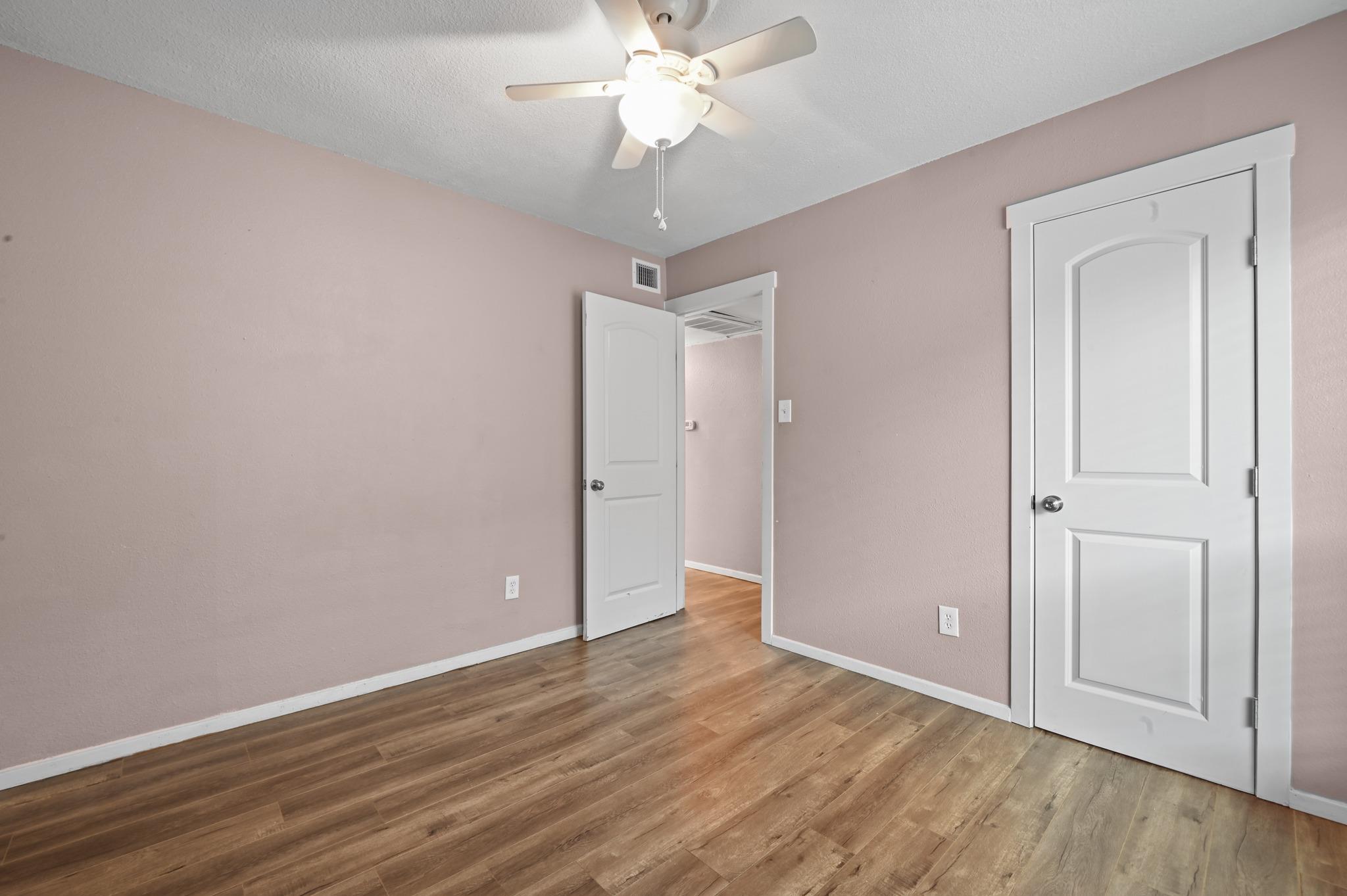2124 Burton Dr #204 Property Photo 18
