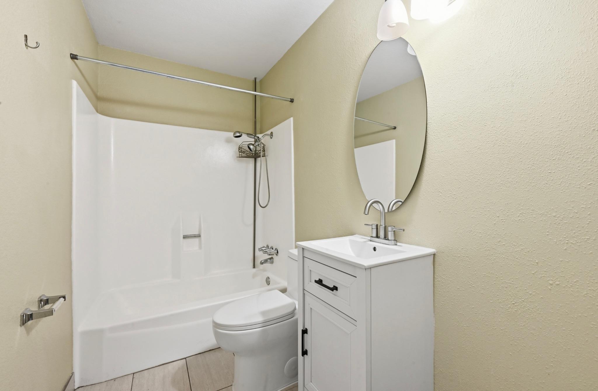 2124 Burton Dr #204 Property Photo 19