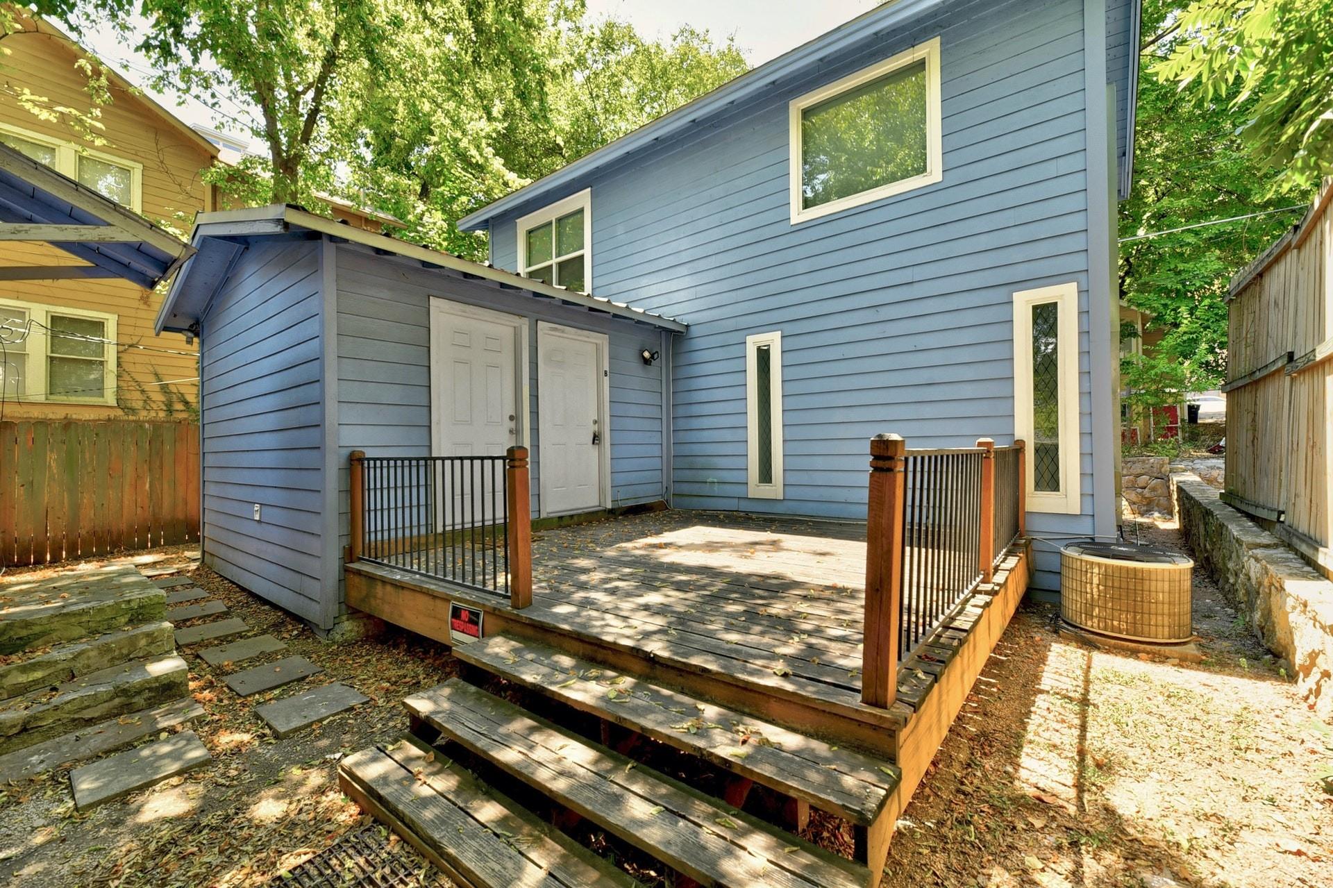 2712 Whitis Ave #b Property Photo 1