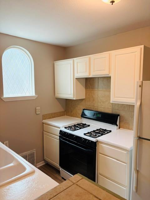 2712 Whitis Ave #b Property Photo 7