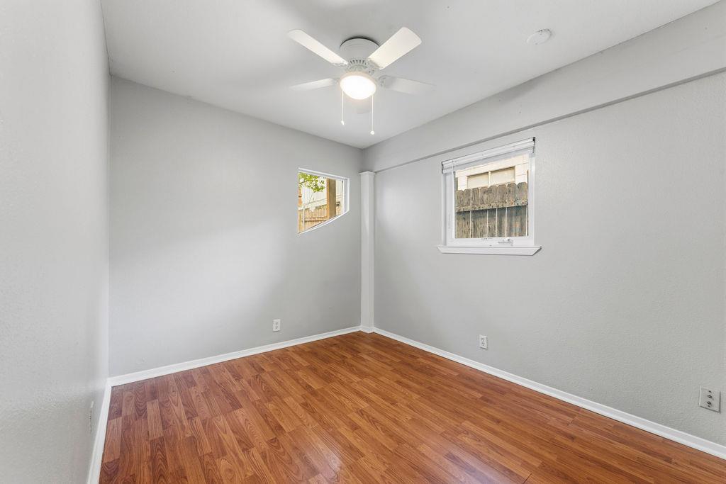 2712 Whitis Ave #b Property Photo 11