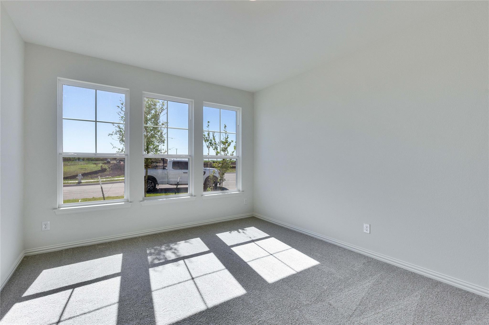 156 Hartson Dr Property Photo 4