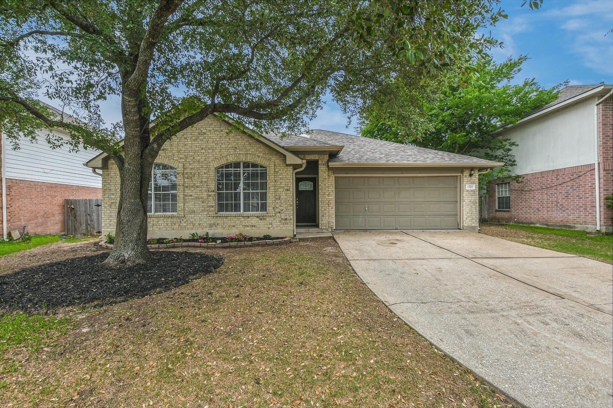 2307 Logan Dr Property Photo 2