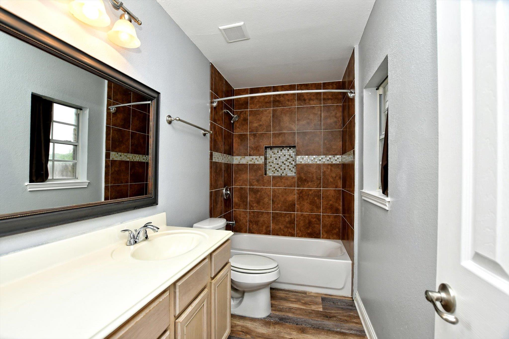 2307 Logan Dr Property Photo 27