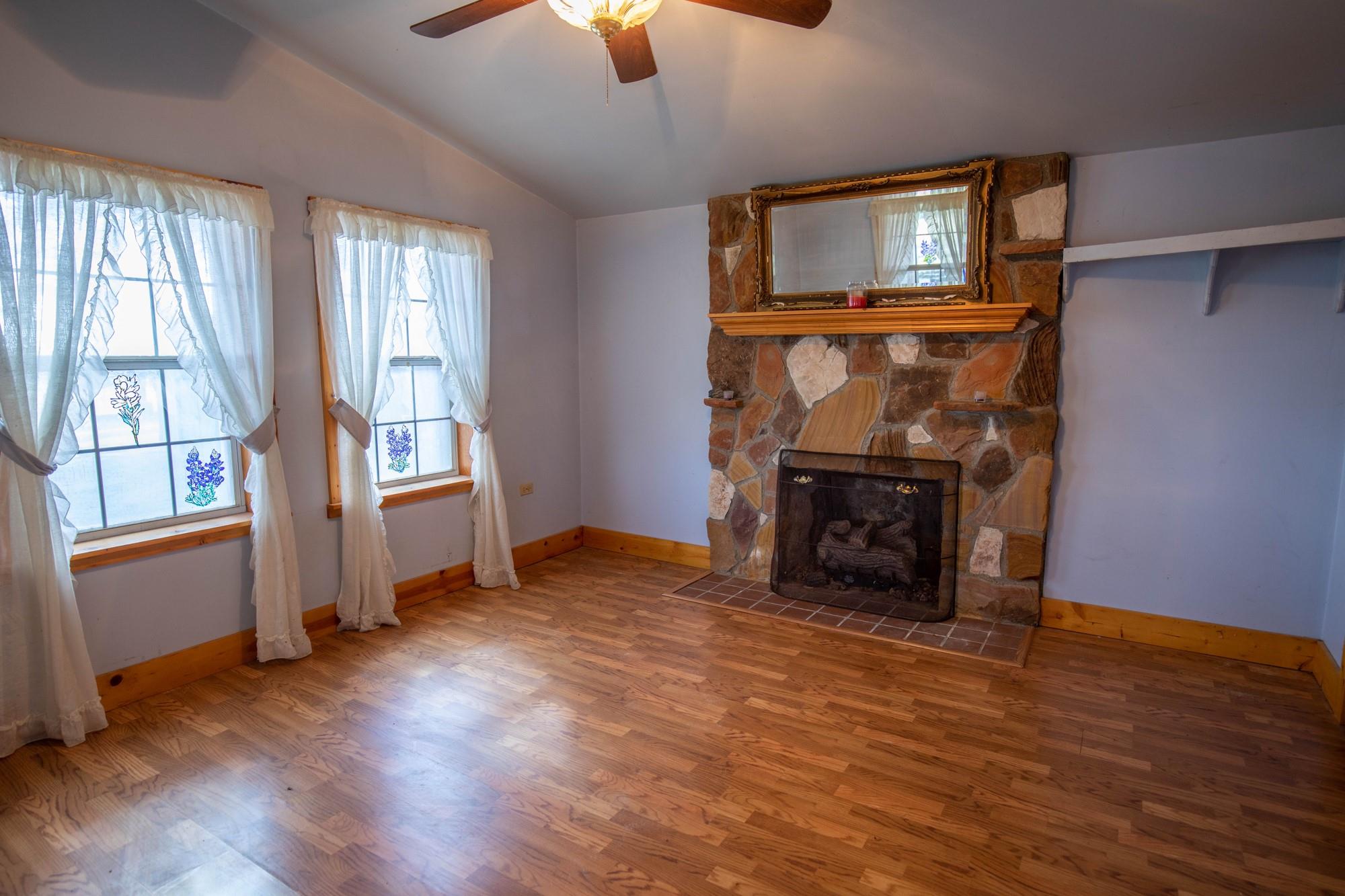 14942 Cedar Valley Rd Property Photo 5