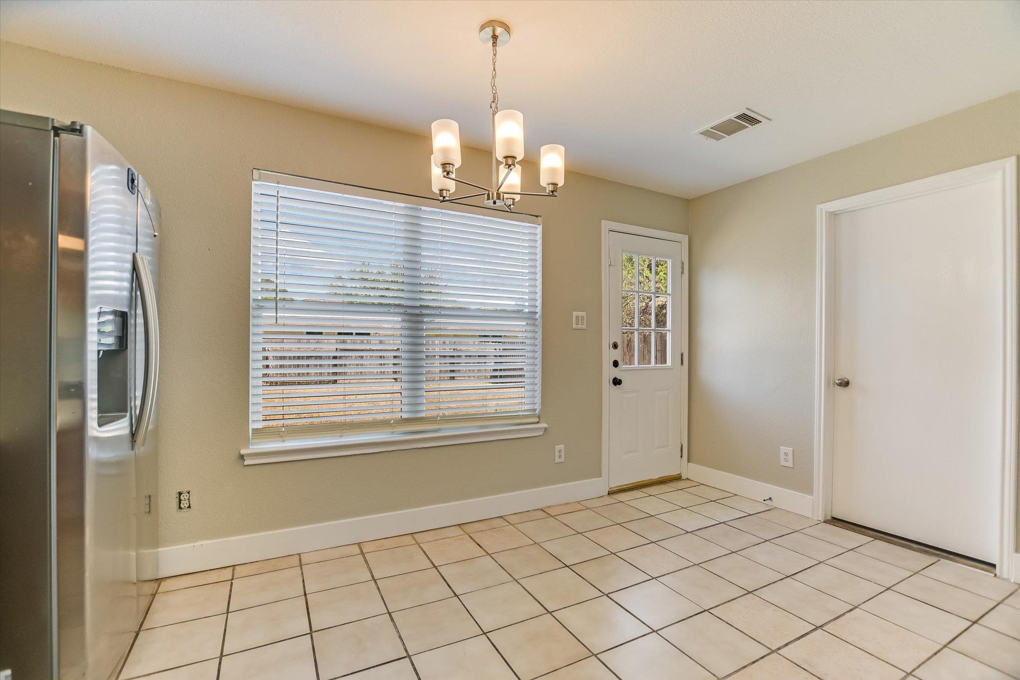 3303 Barksdale Dr Property Photo 5