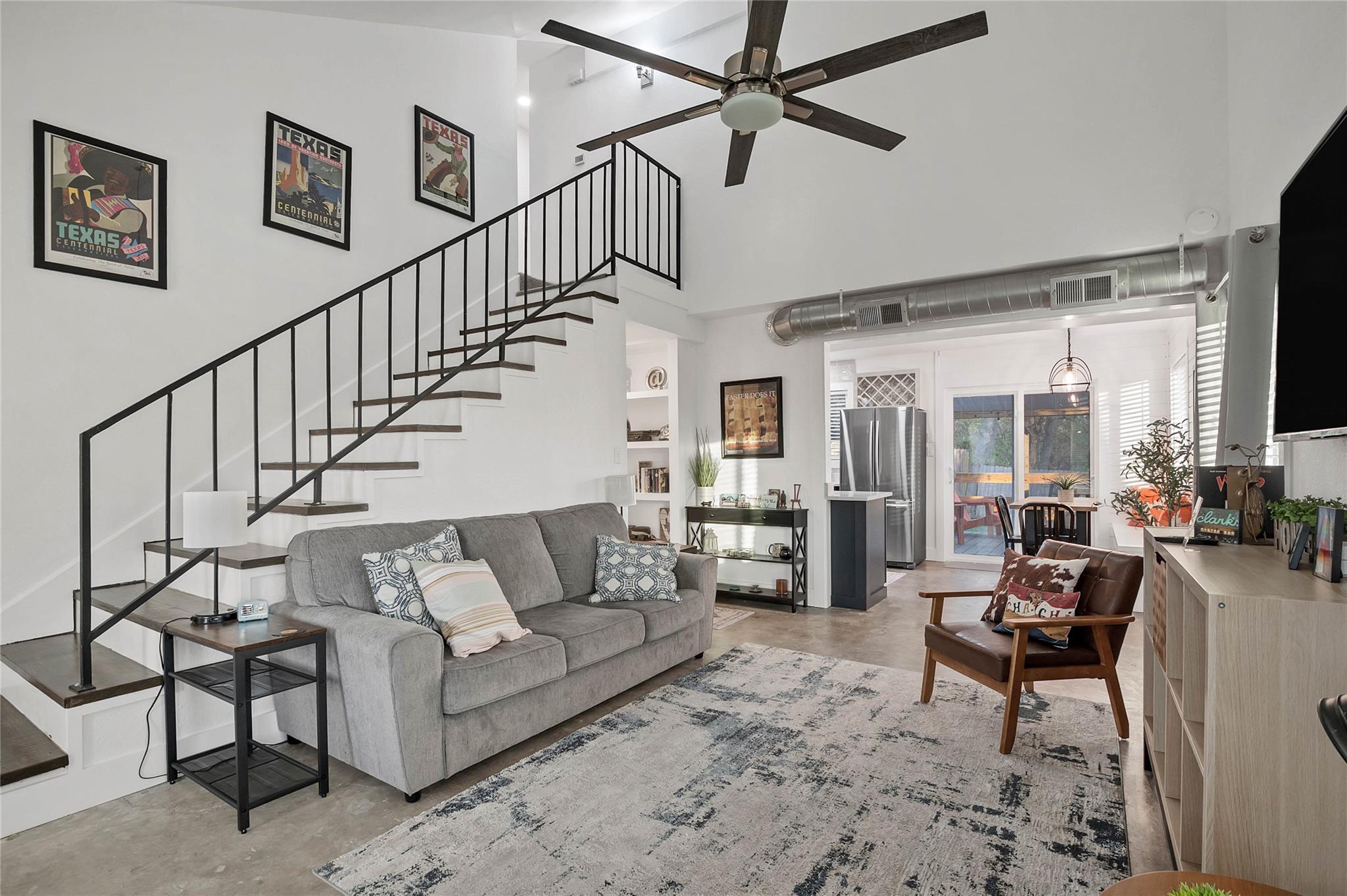 2001 Iroquois Ln Property Photo 2