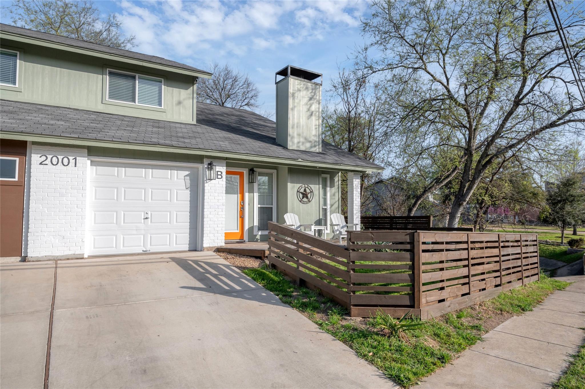 2001 Iroquois Ln Property Photo 3