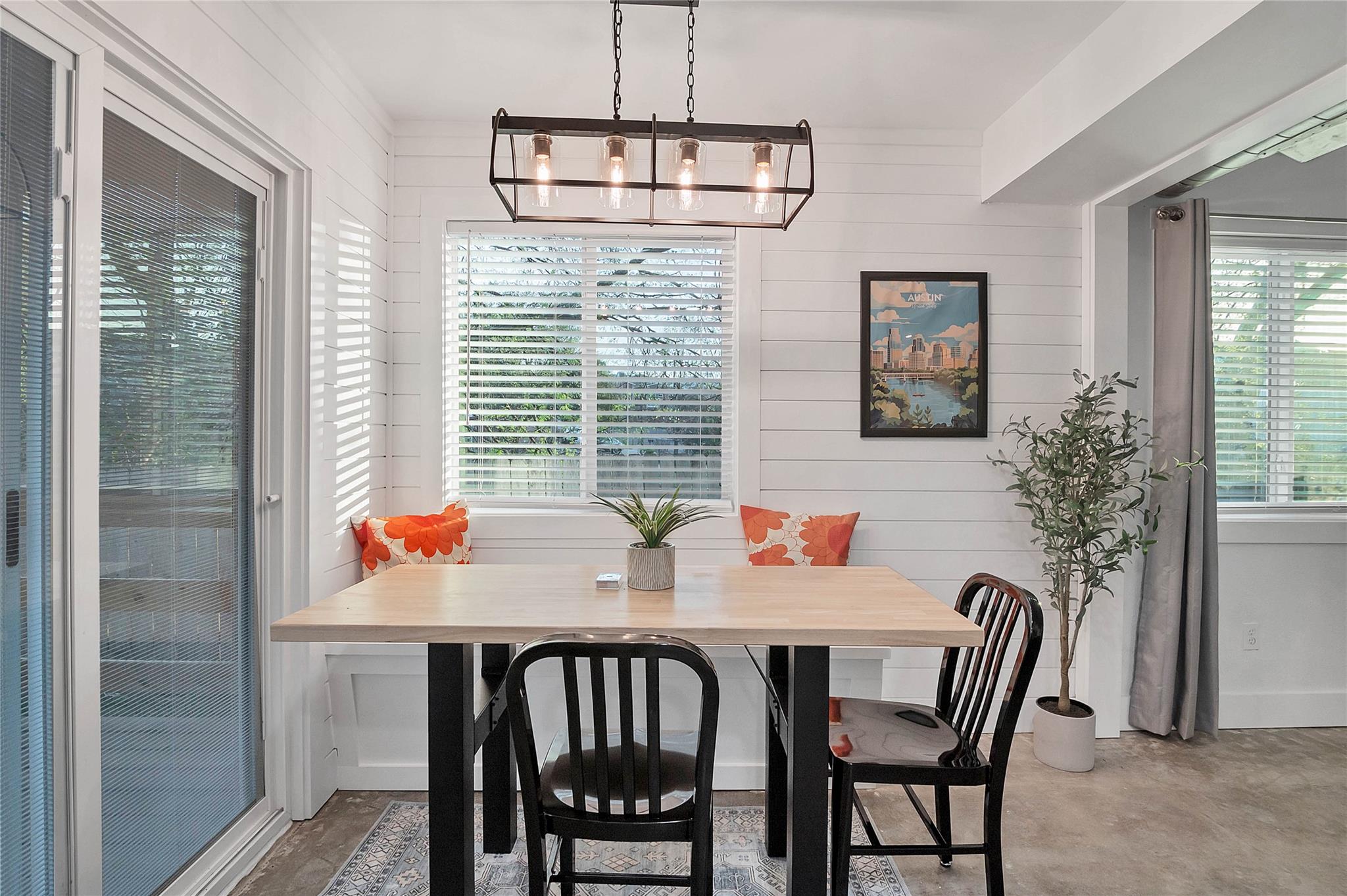 2001 Iroquois Ln Property Photo 7