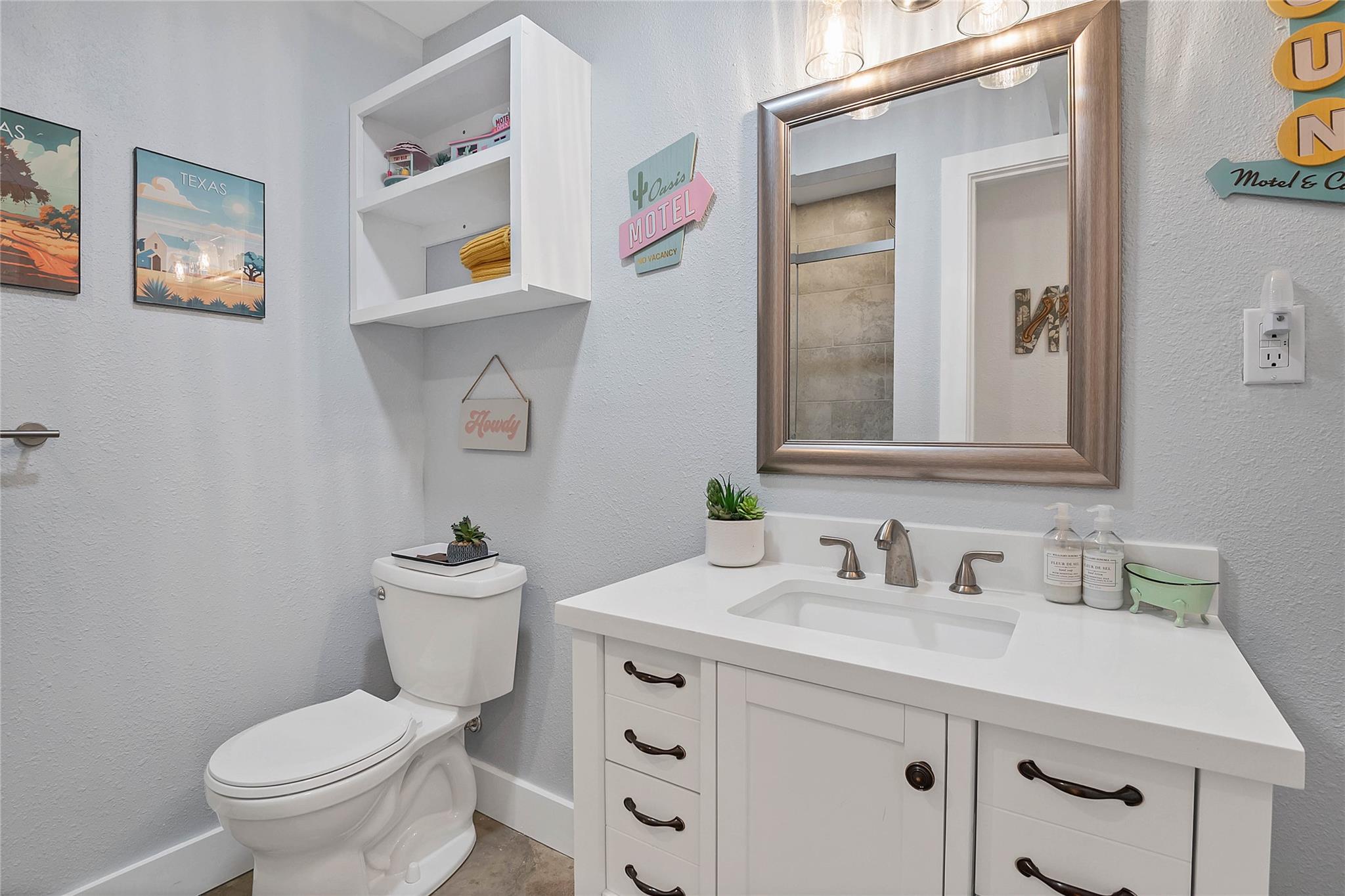 2001 Iroquois Ln Property Photo 8