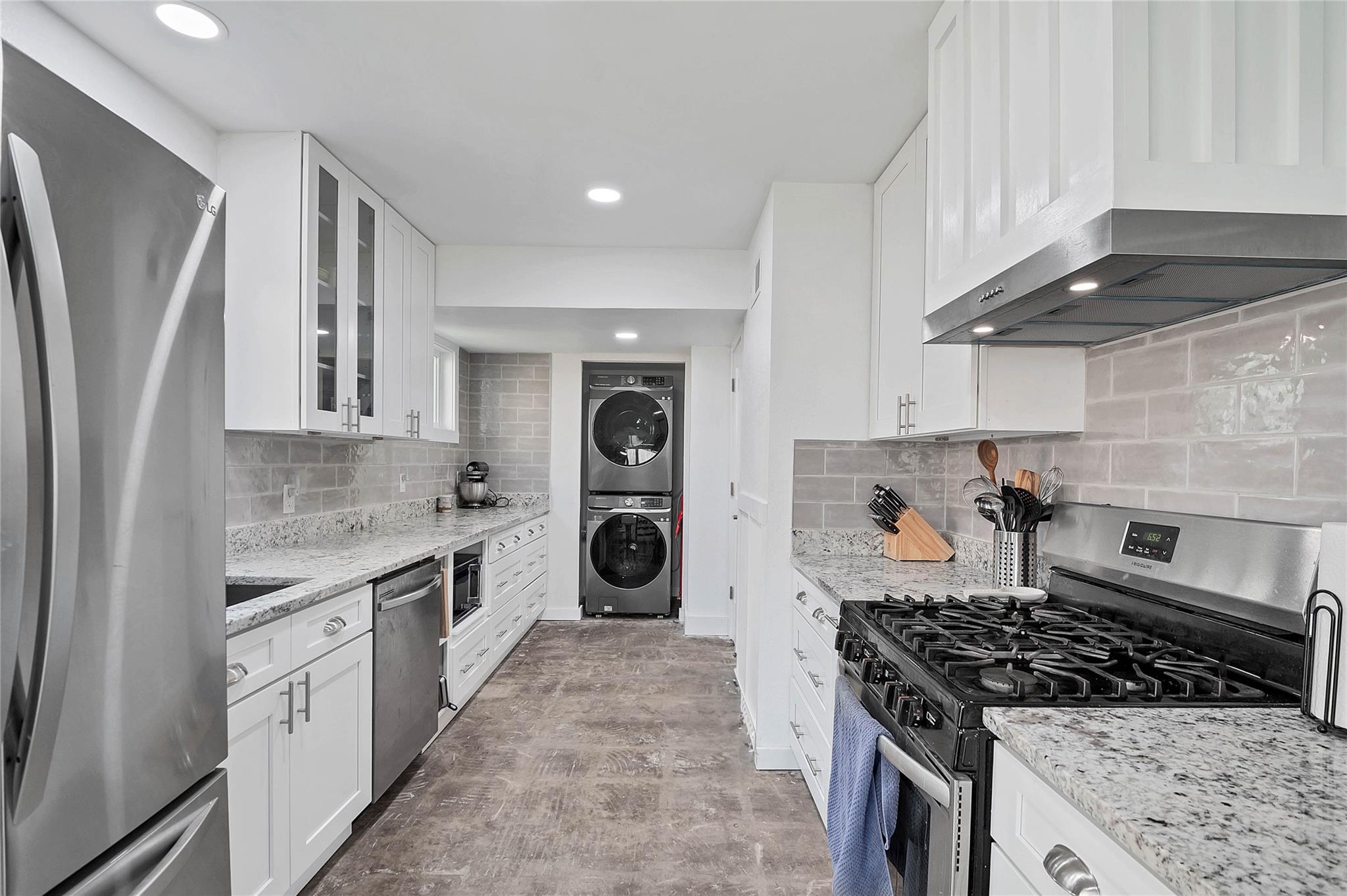 2001 Iroquois Ln Property Photo 24