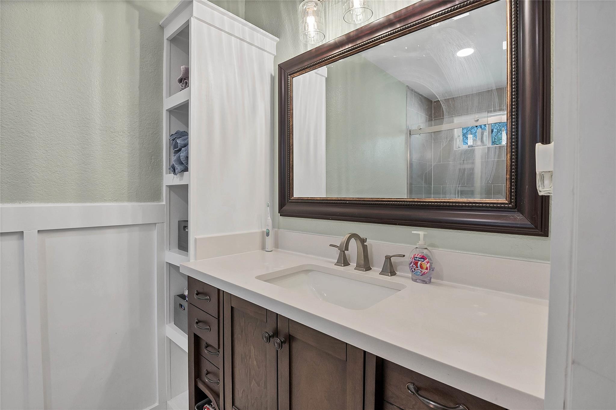 2001 Iroquois Ln Property Photo 34