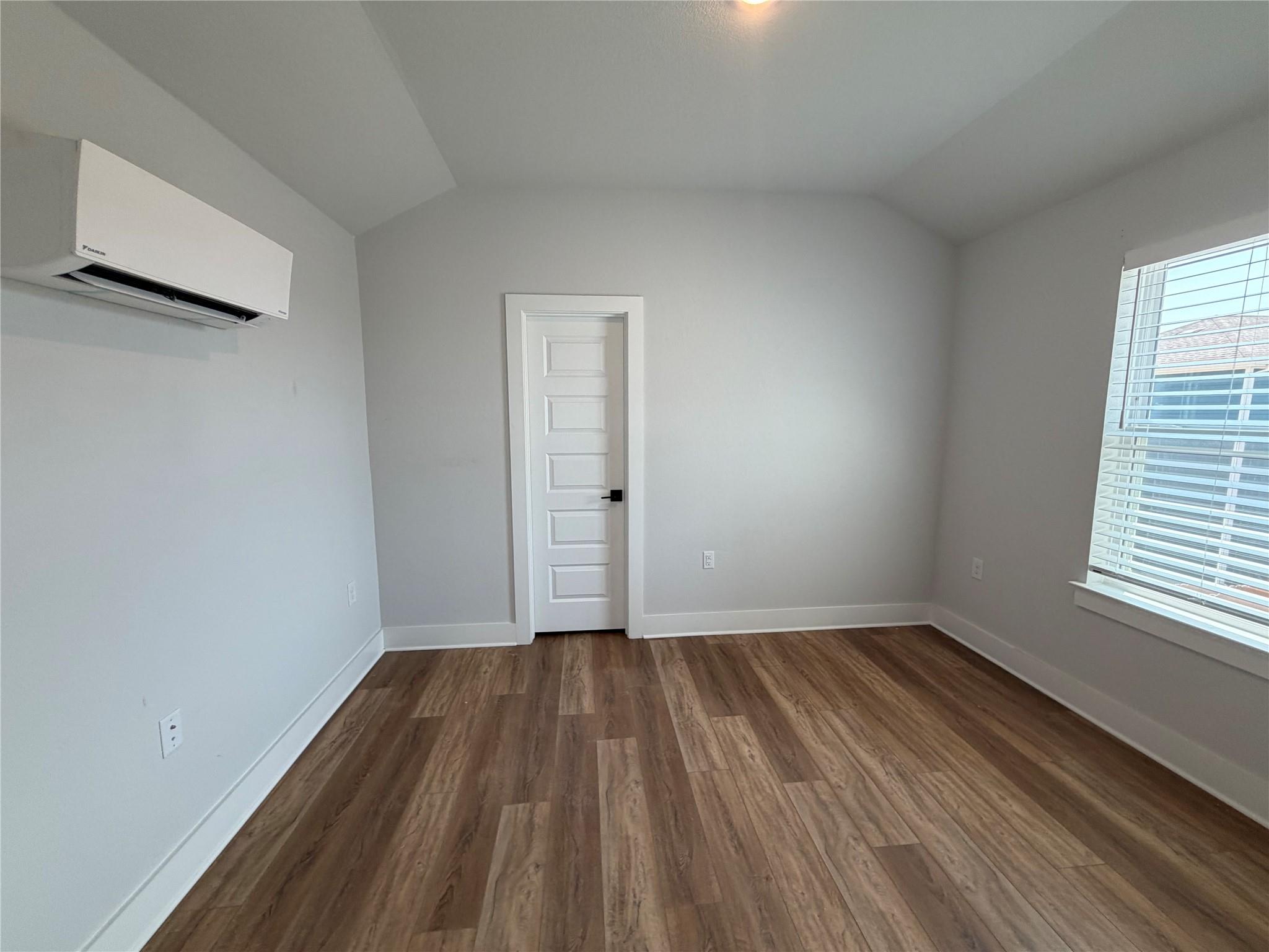 8206-b Corrigan Pass Property Photo 7