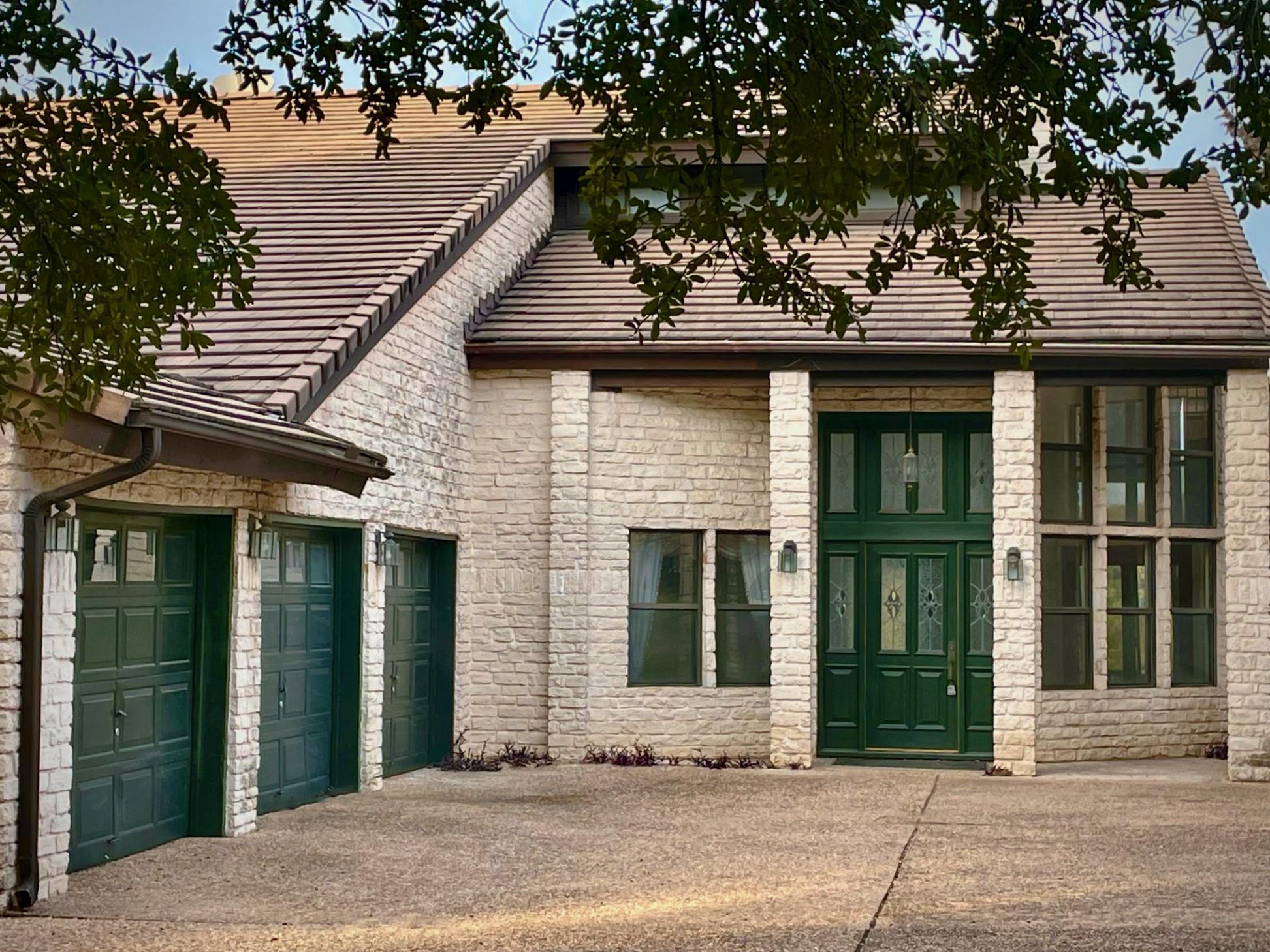 4324 Far West Blvd Property Photo 5