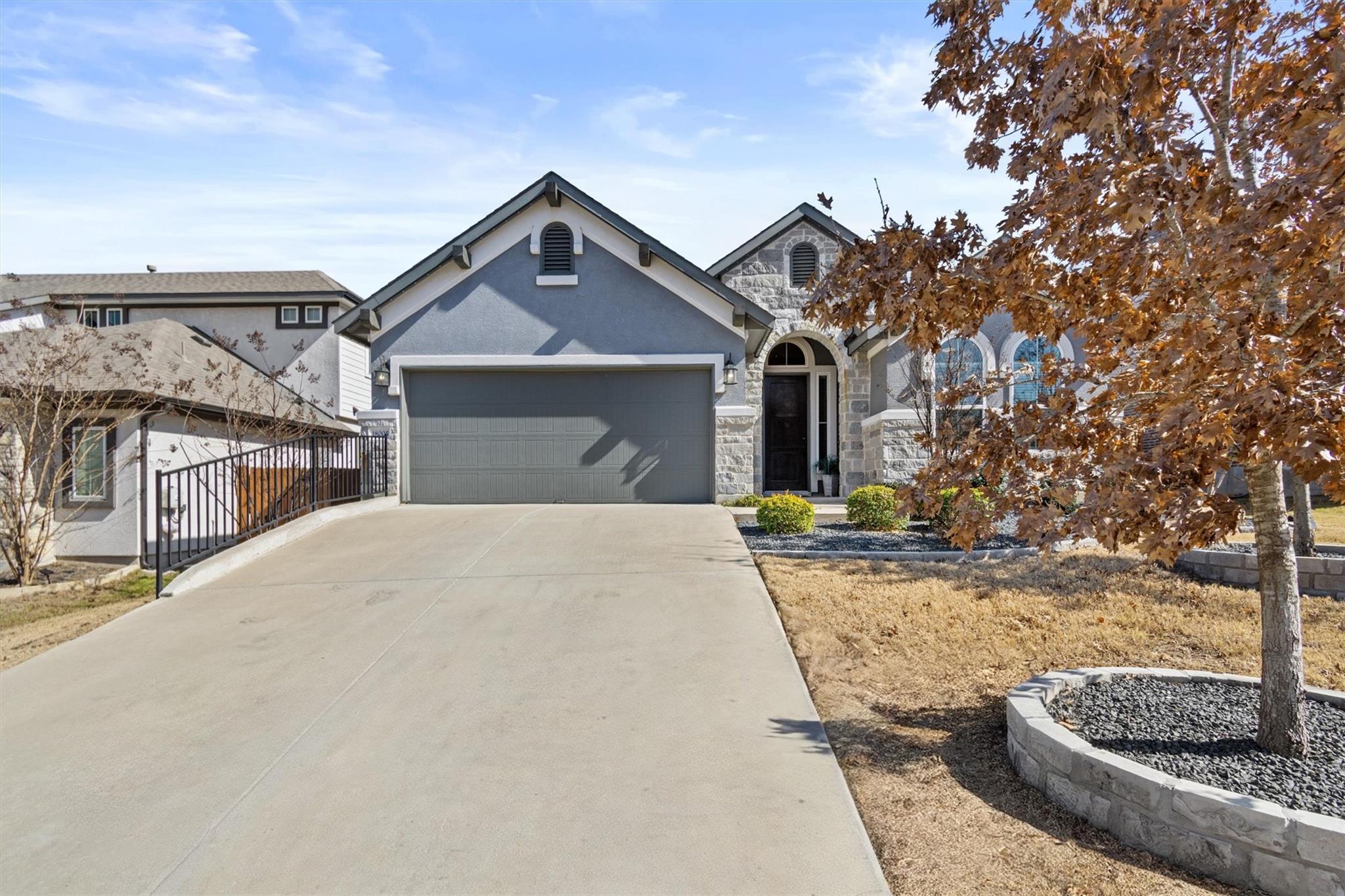 18005 Dufour Dr Property Photo