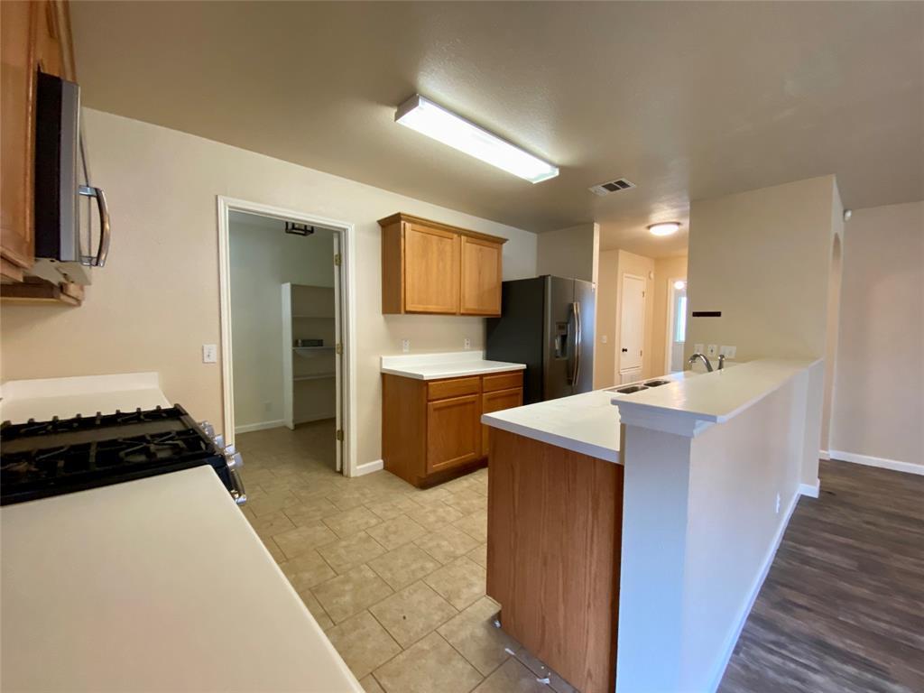 208 Unity Property Photo 3