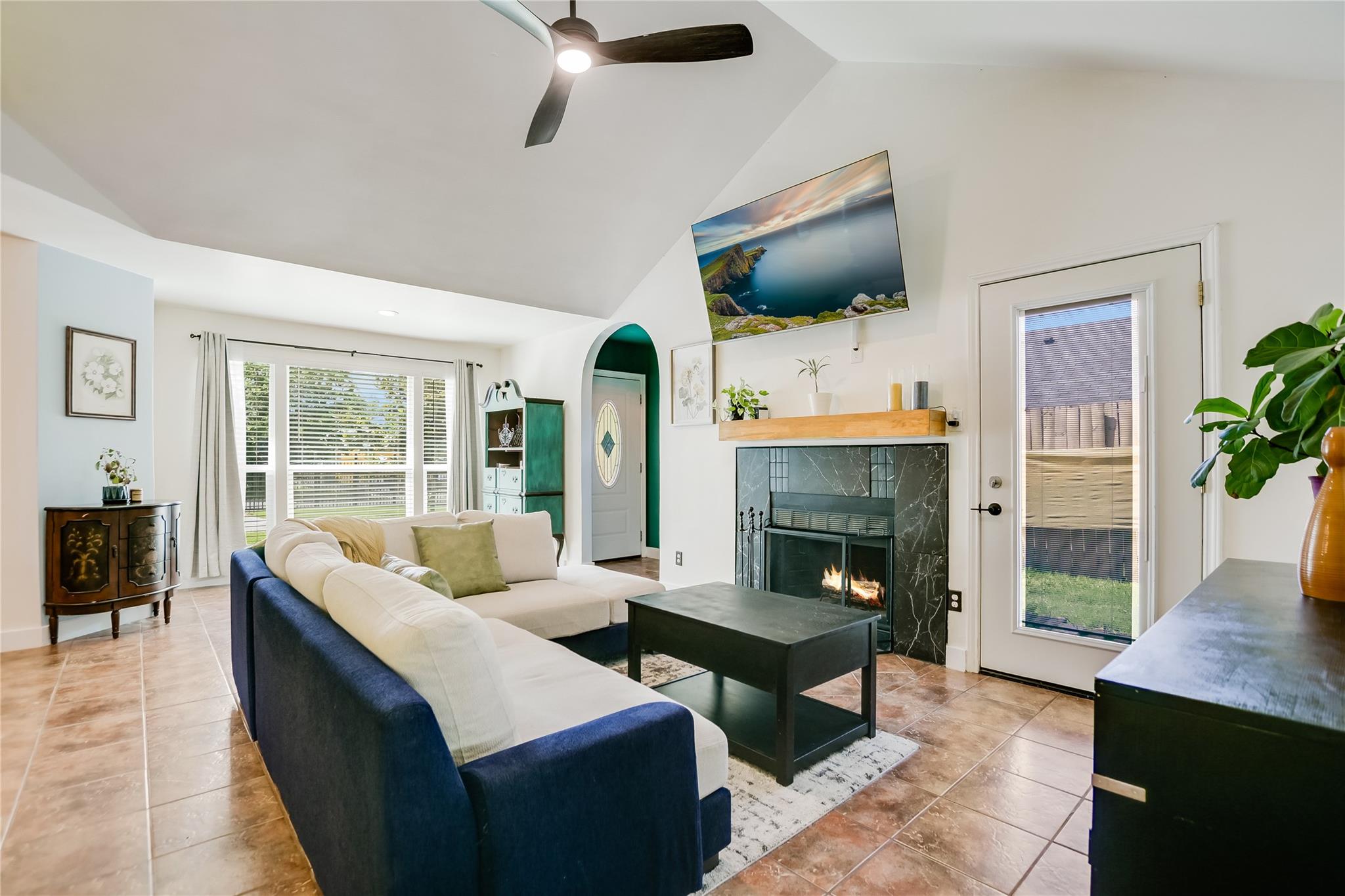 4702 Crest Oak Rd Property Photo 4