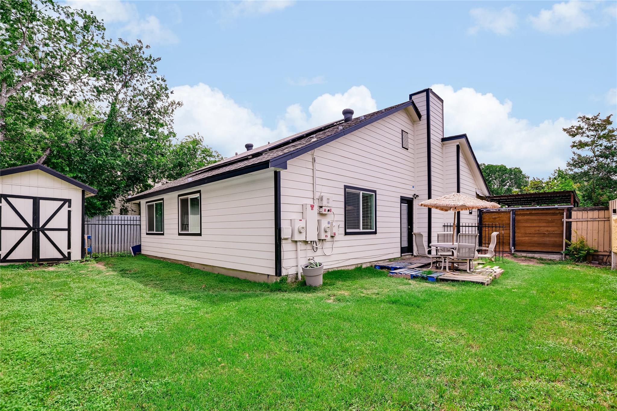 4702 Crest Oak Rd Property Photo 16