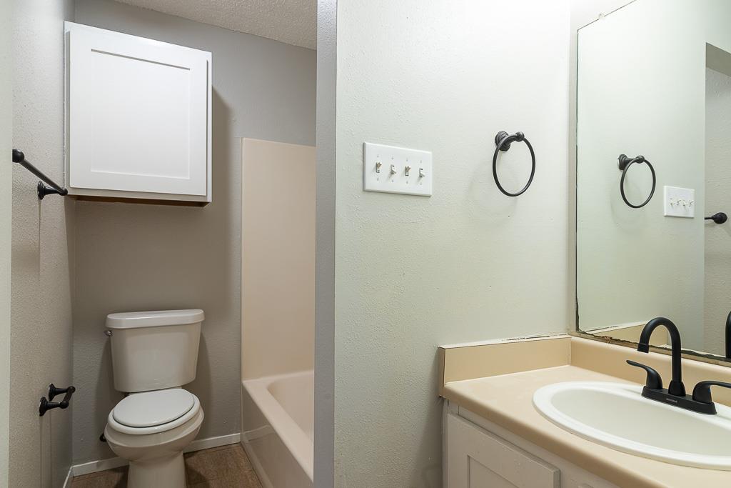 2906 Jadewood Ct #b Property Photo 12