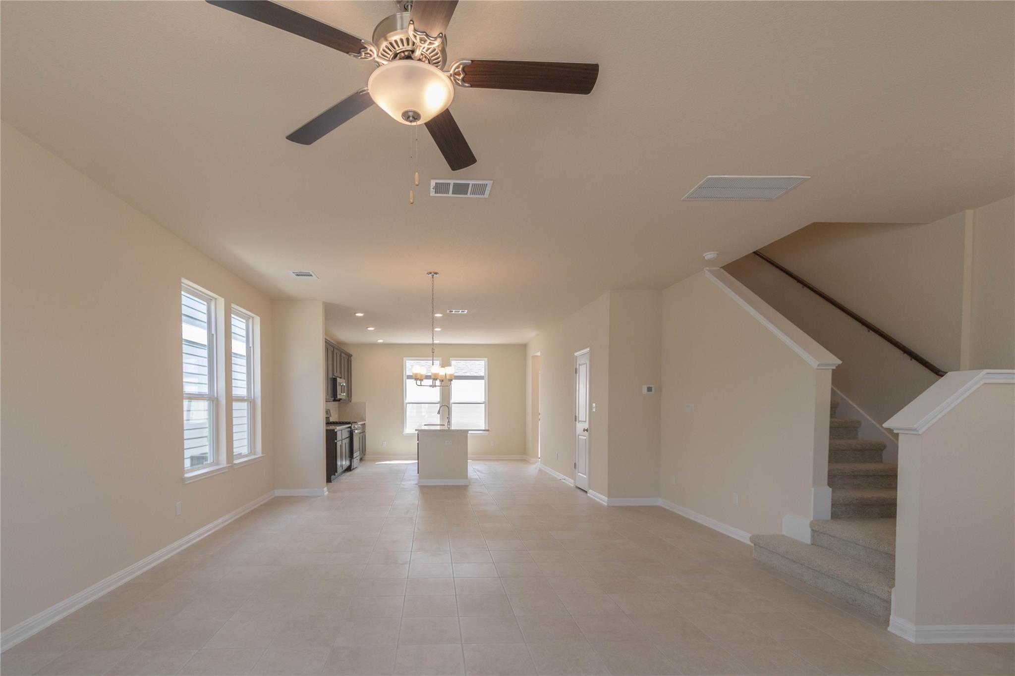 1660 Coral Sunrise Trl Property Photo 9