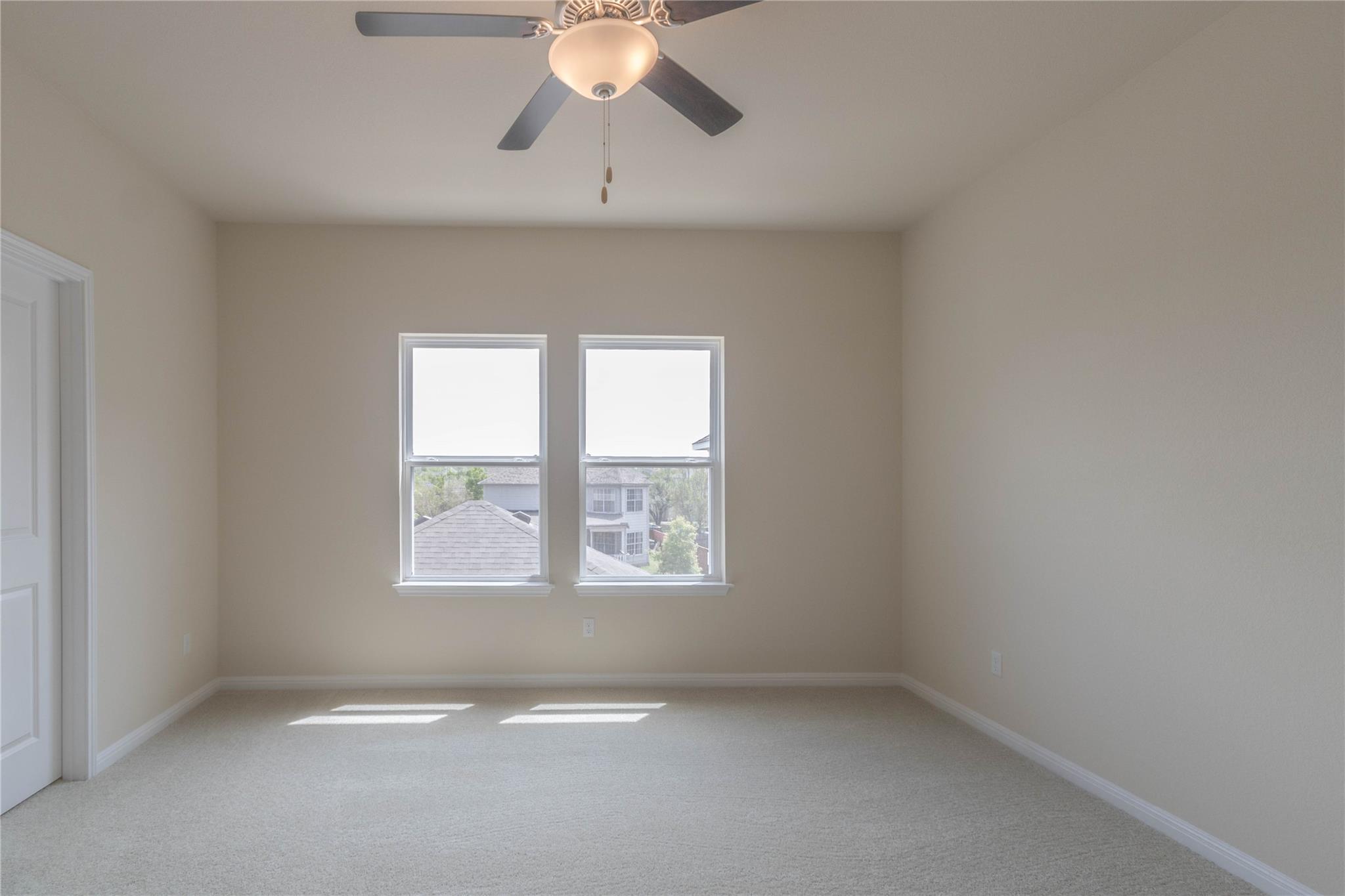 1660 Coral Sunrise Trl Property Photo 18