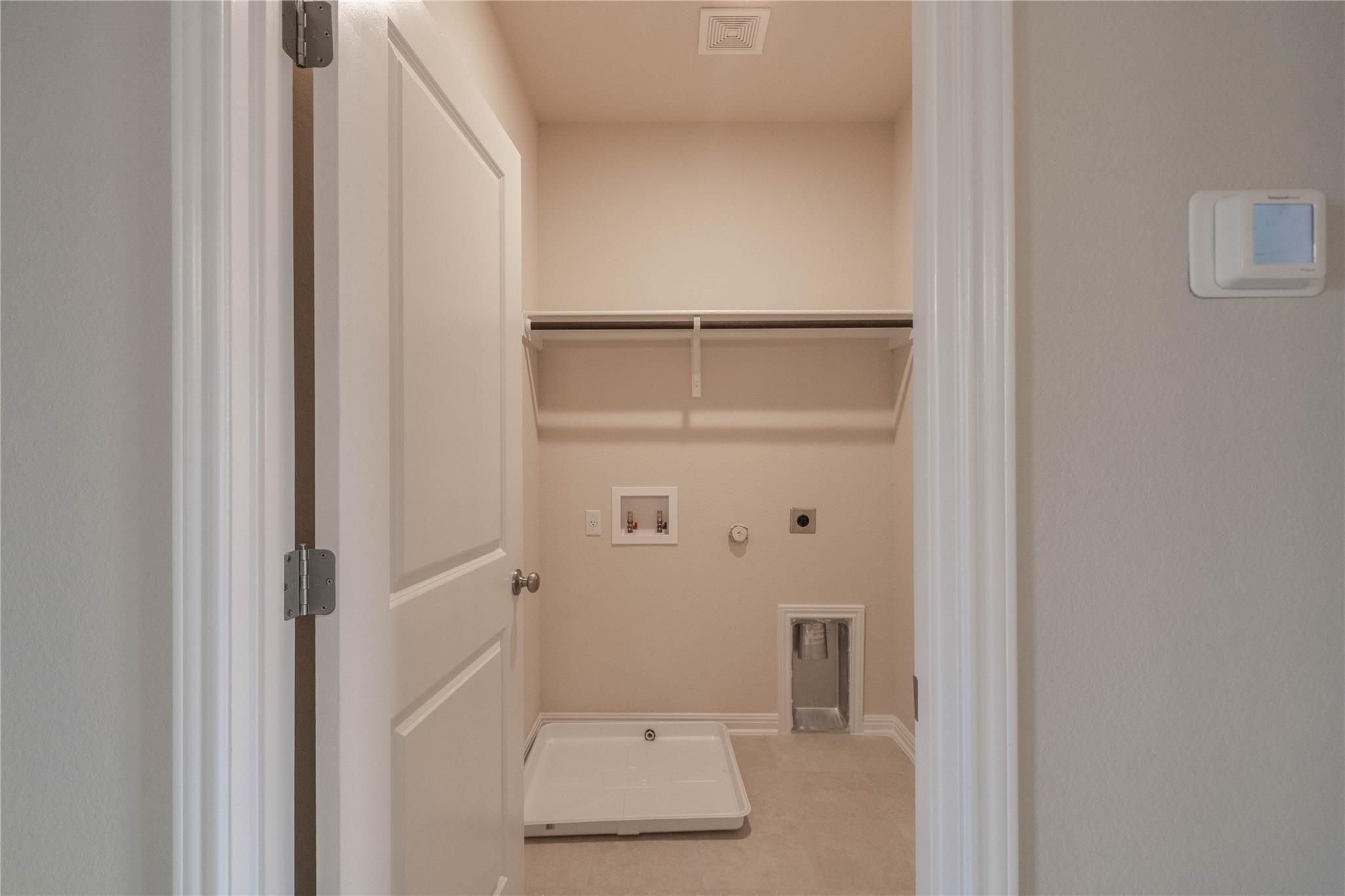 1660 Coral Sunrise Trl Property Photo 25