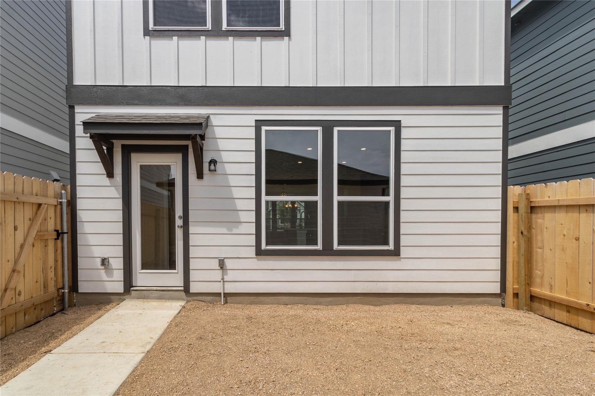 1660 Coral Sunrise Trl Property Photo 29