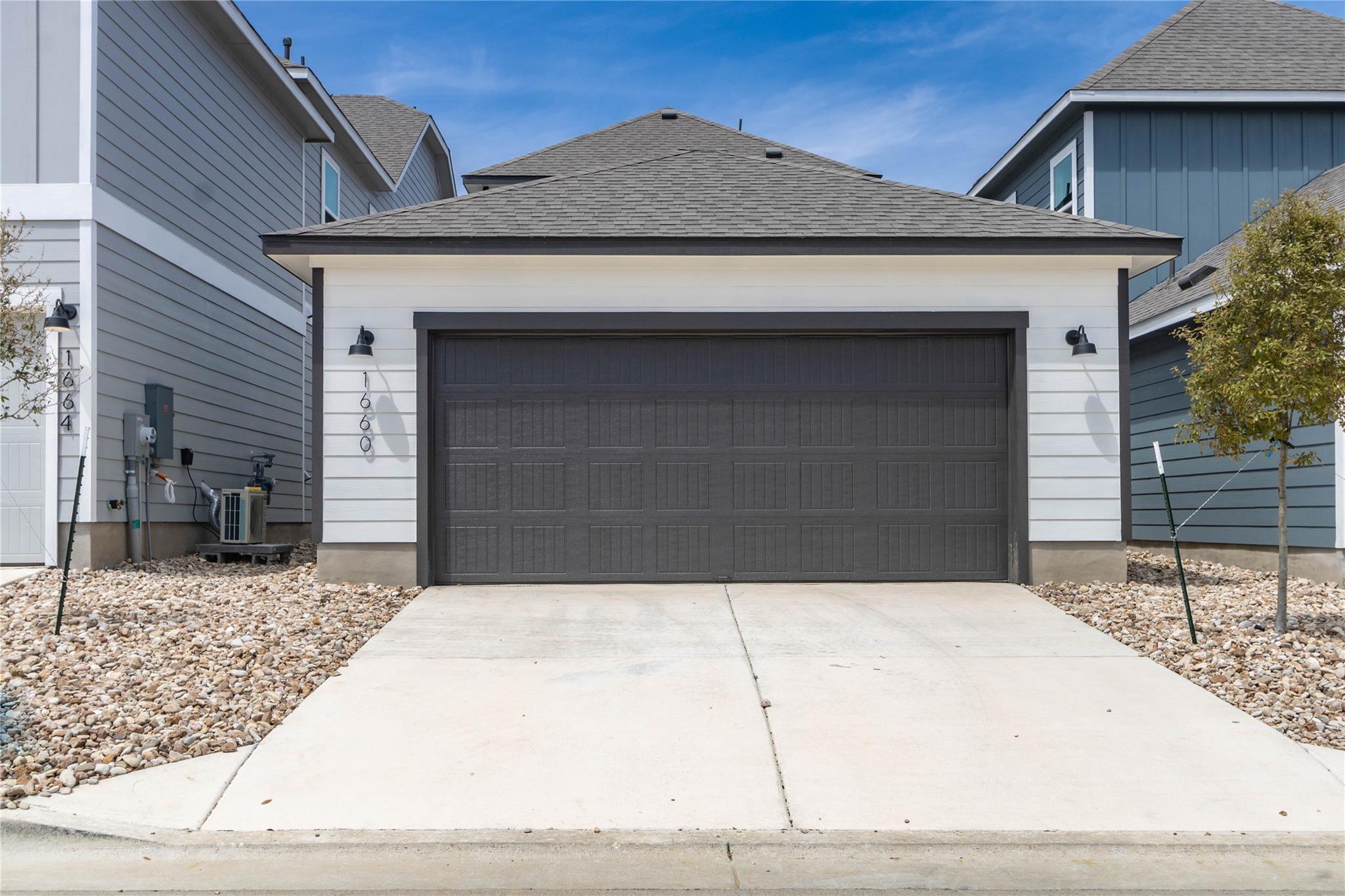 1660 Coral Sunrise Trl Property Photo 31