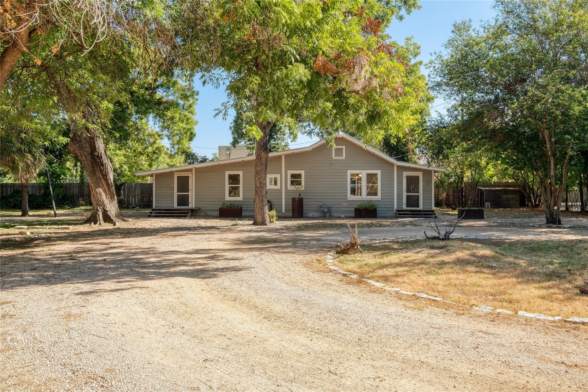 708 & 712 Nowotny Ln Property Photo