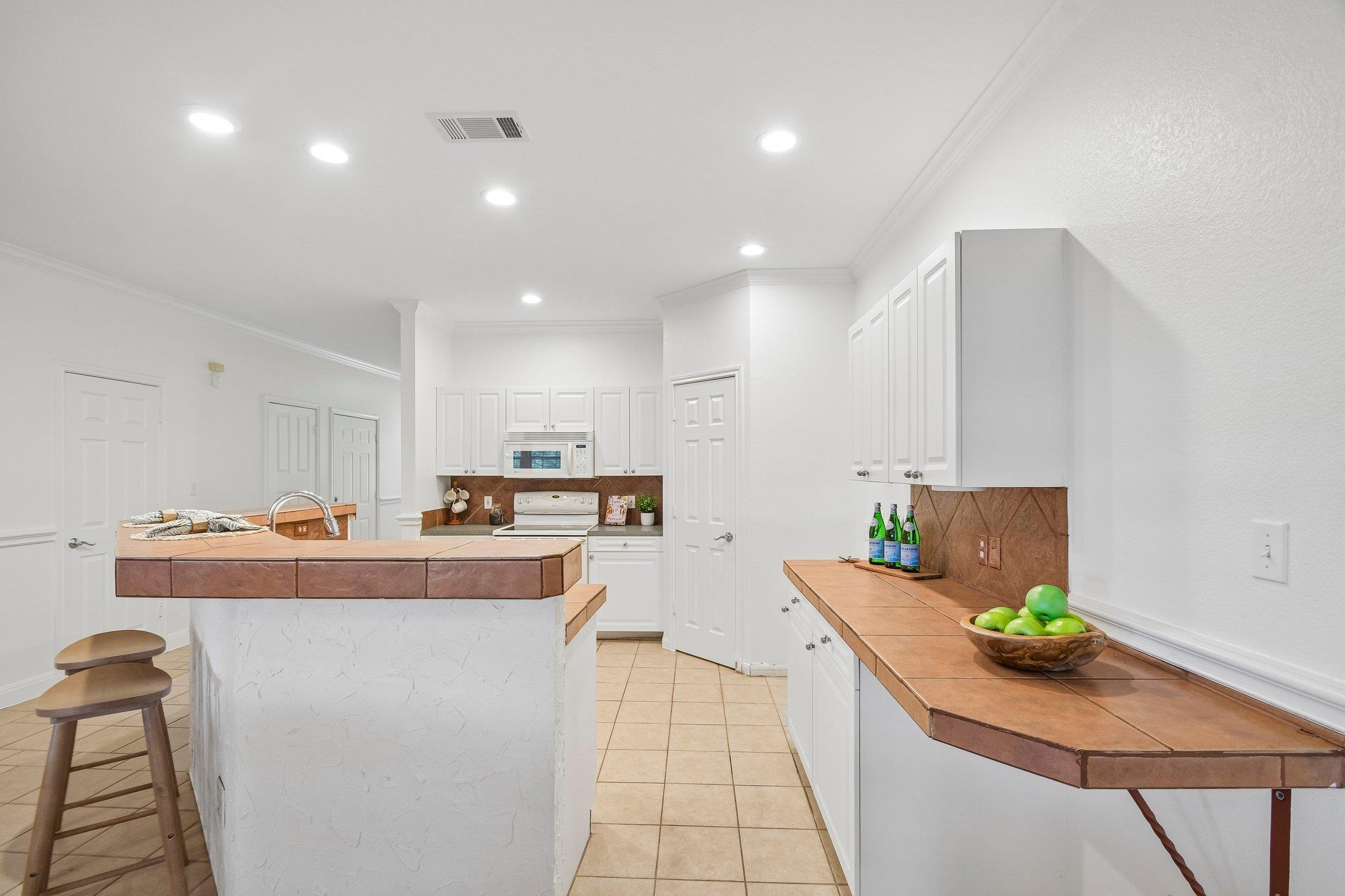20609 Bridal Path Rd Property Photo 13