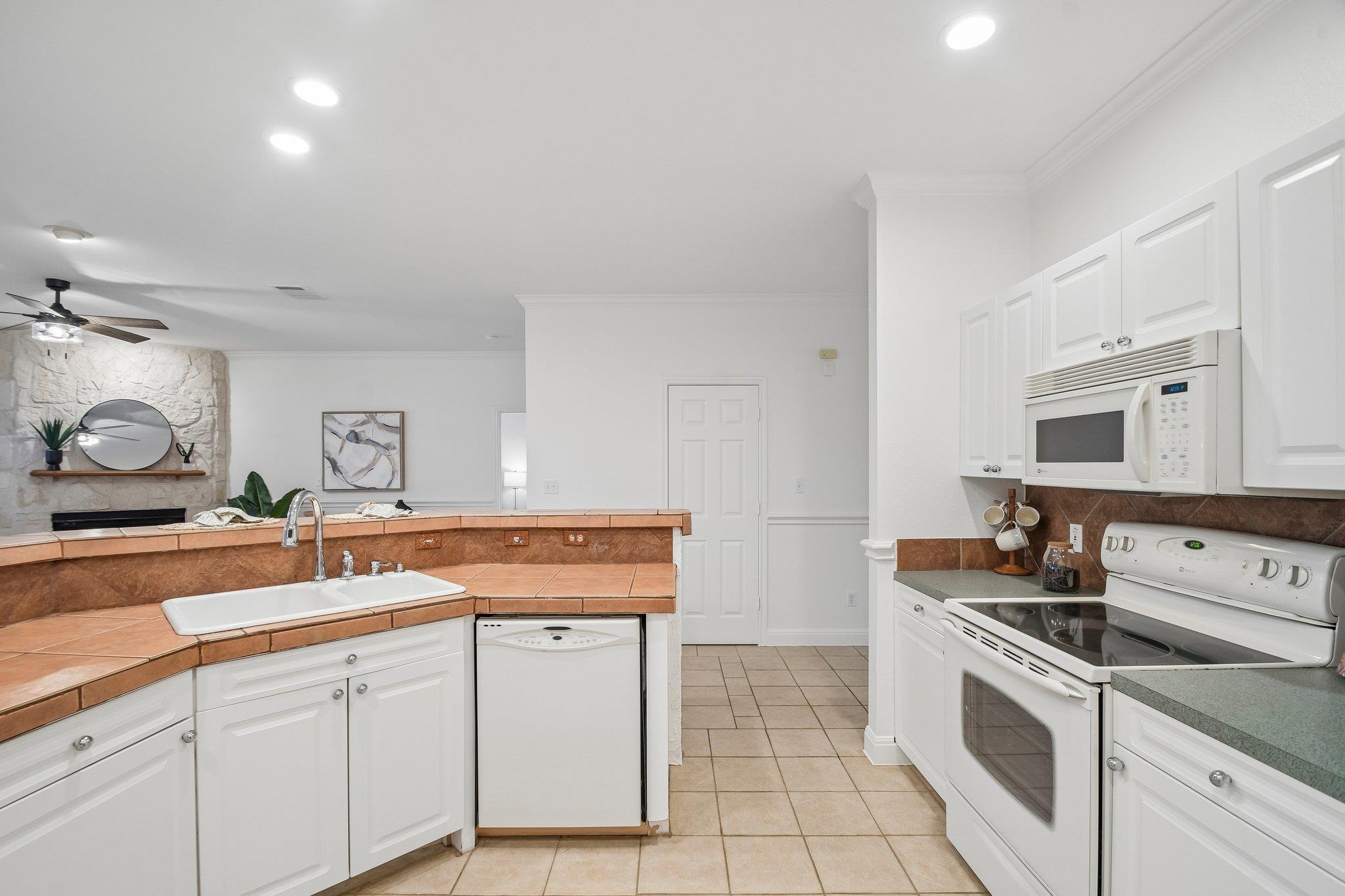 20609 Bridal Path Rd Property Photo 15