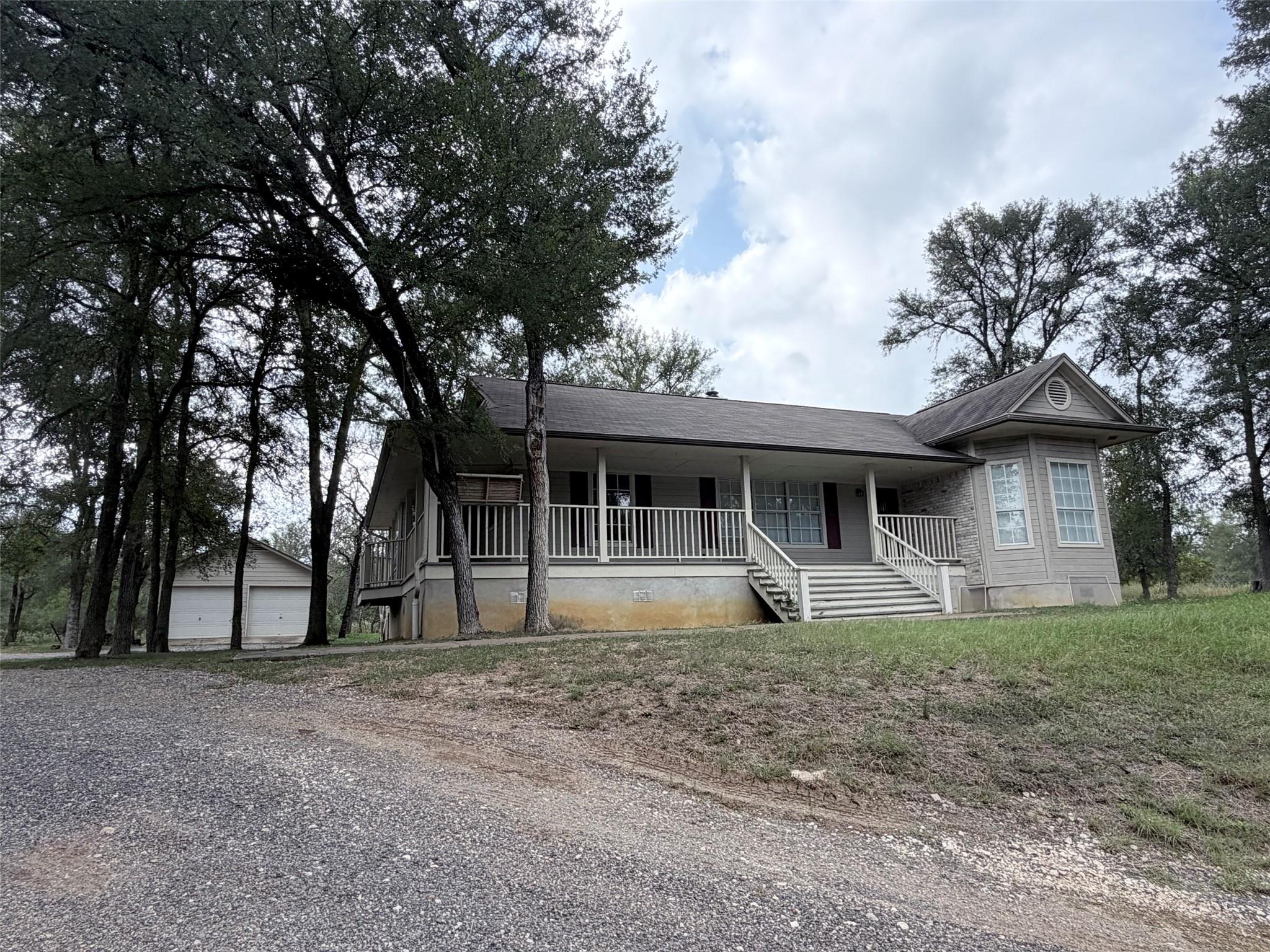 123 Mesa Verde Dr Property Photo 2