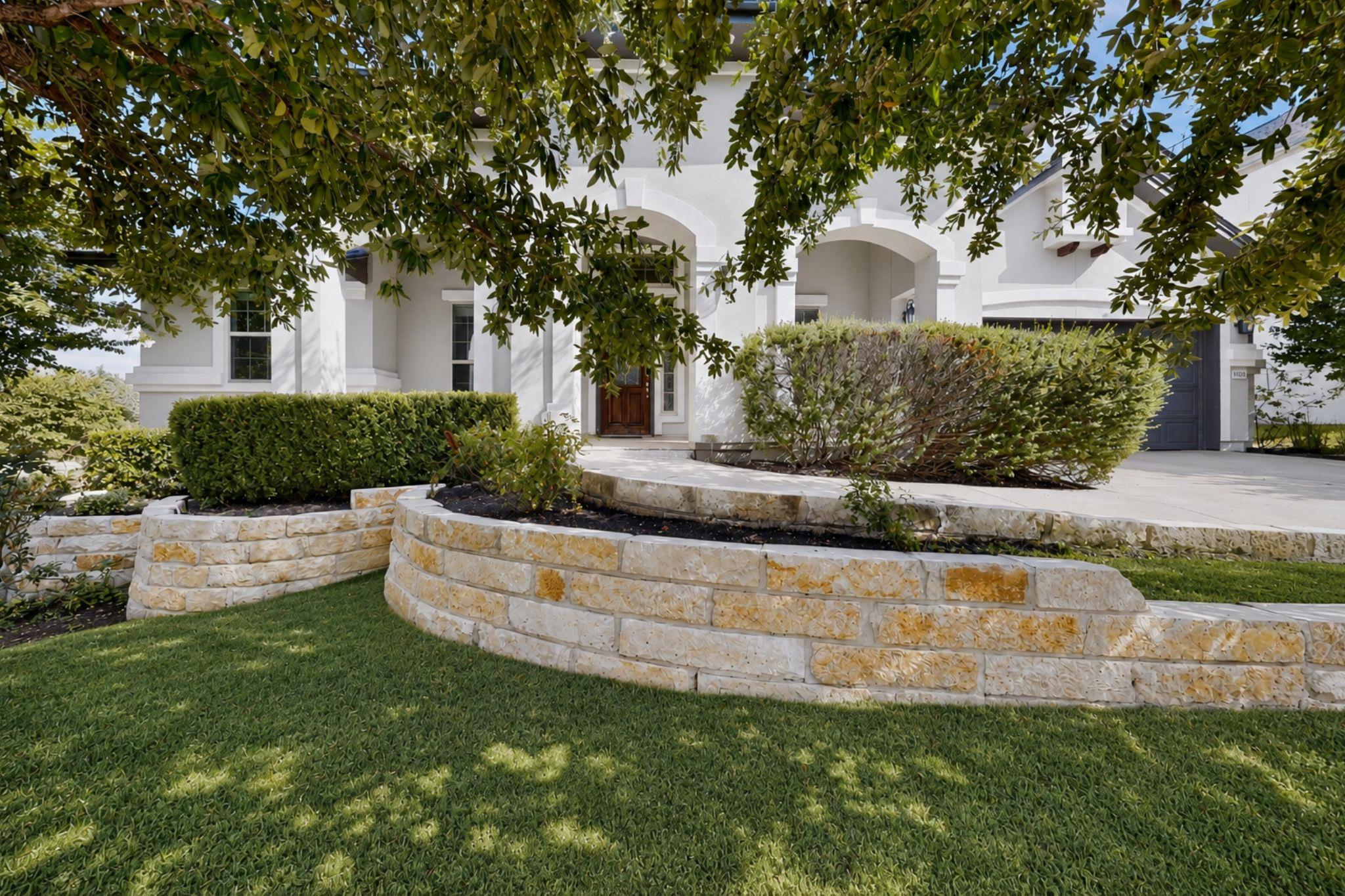 3904 Piana Pl Property Photo 3