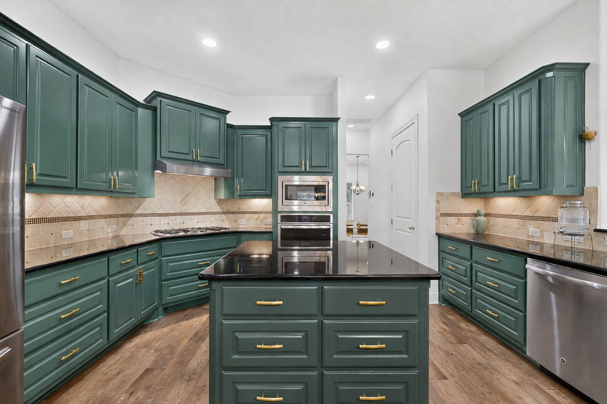 3904 Piana Pl Property Photo 11
