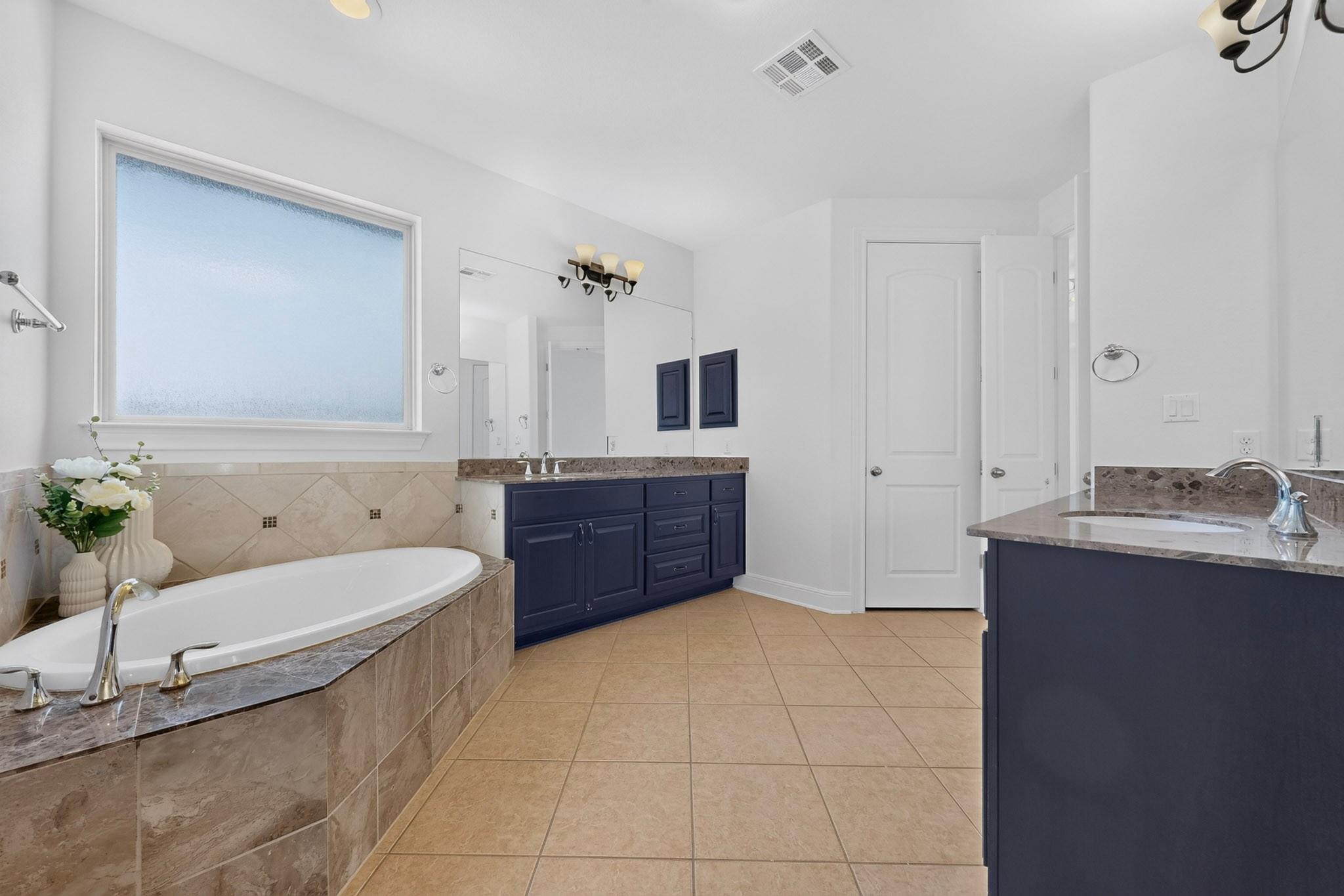 3904 Piana Pl Property Photo 16