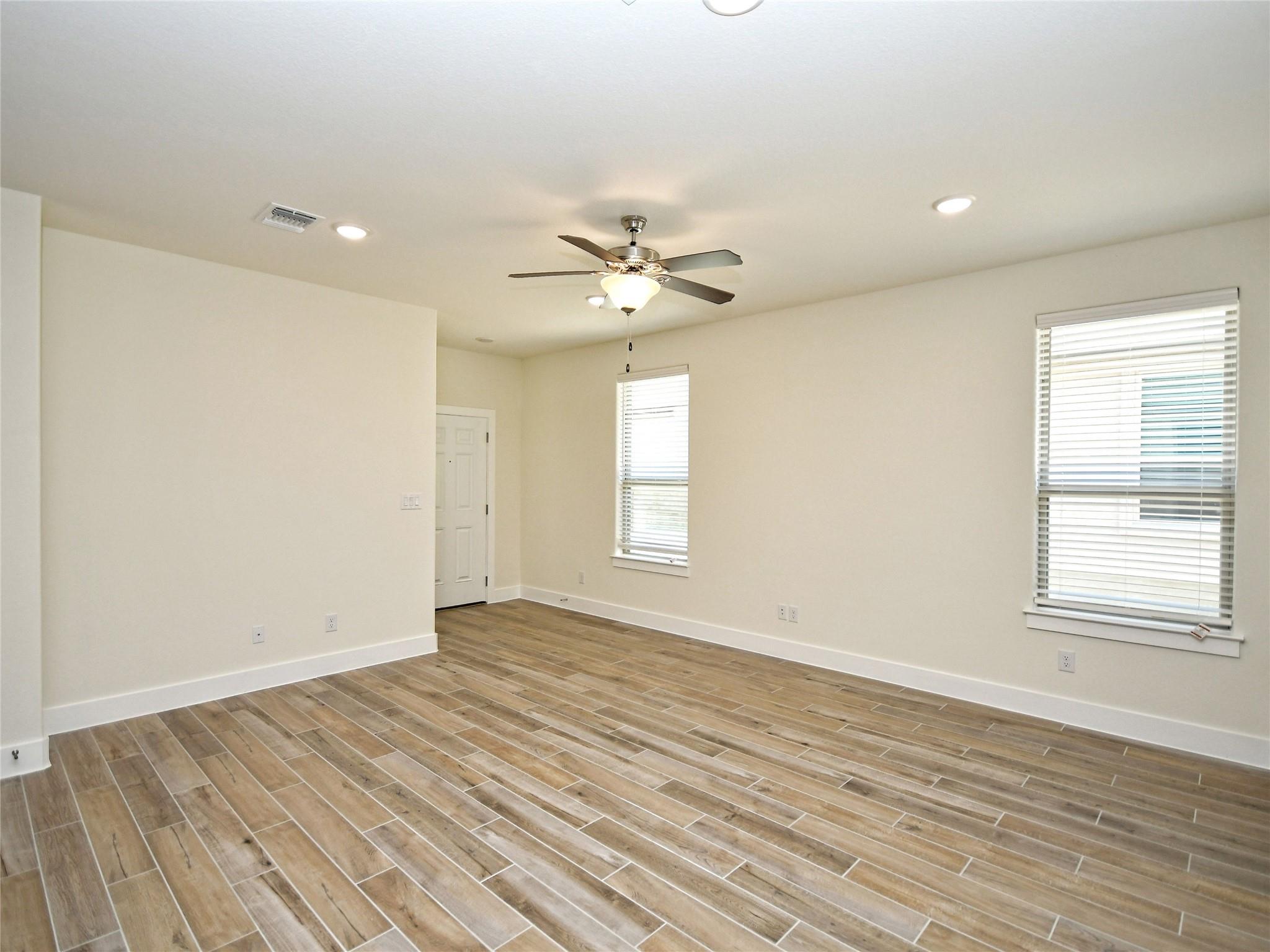 408 Parkline Dr Property Photo 6