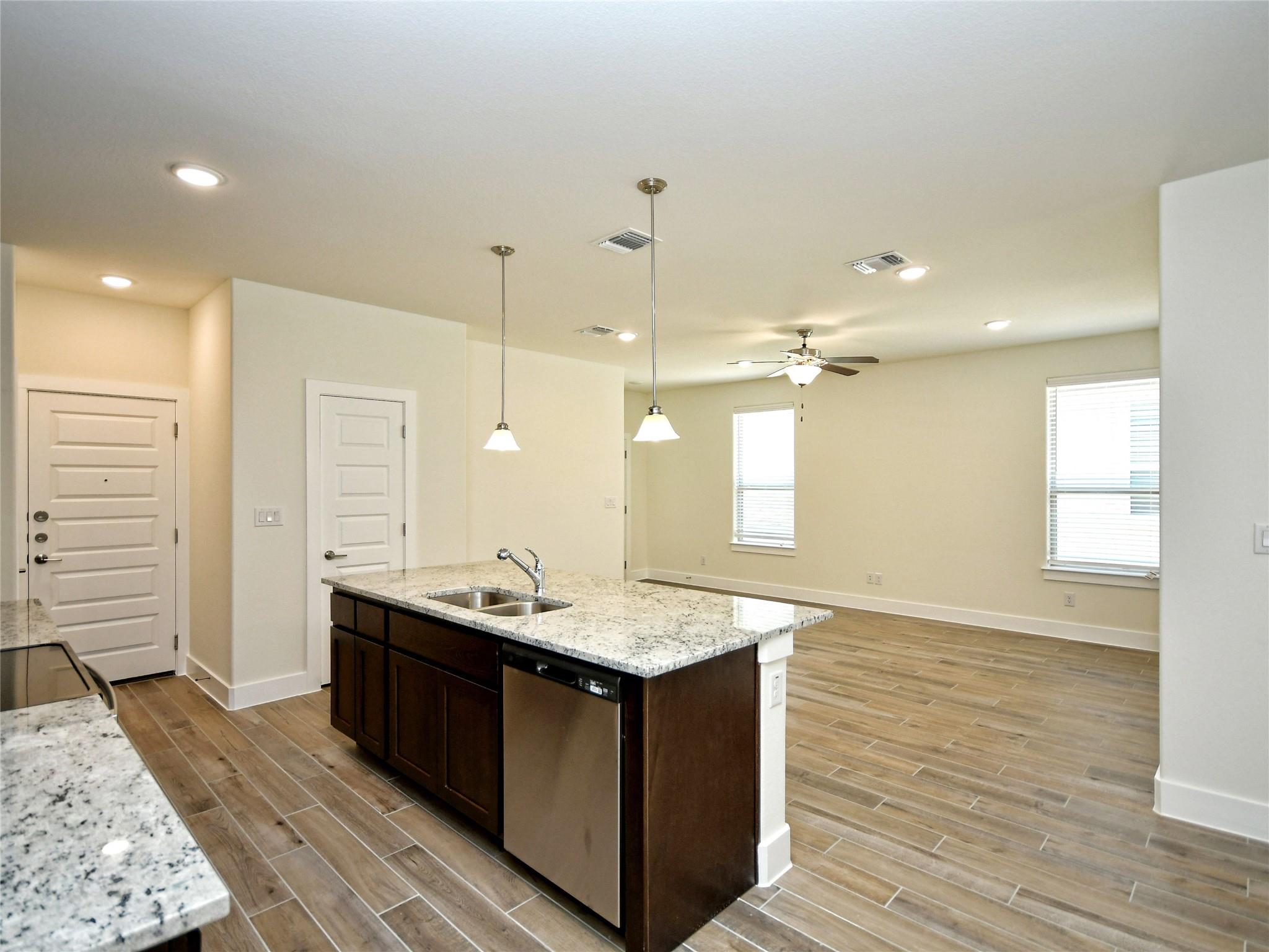 408 Parkline Dr Property Photo 13