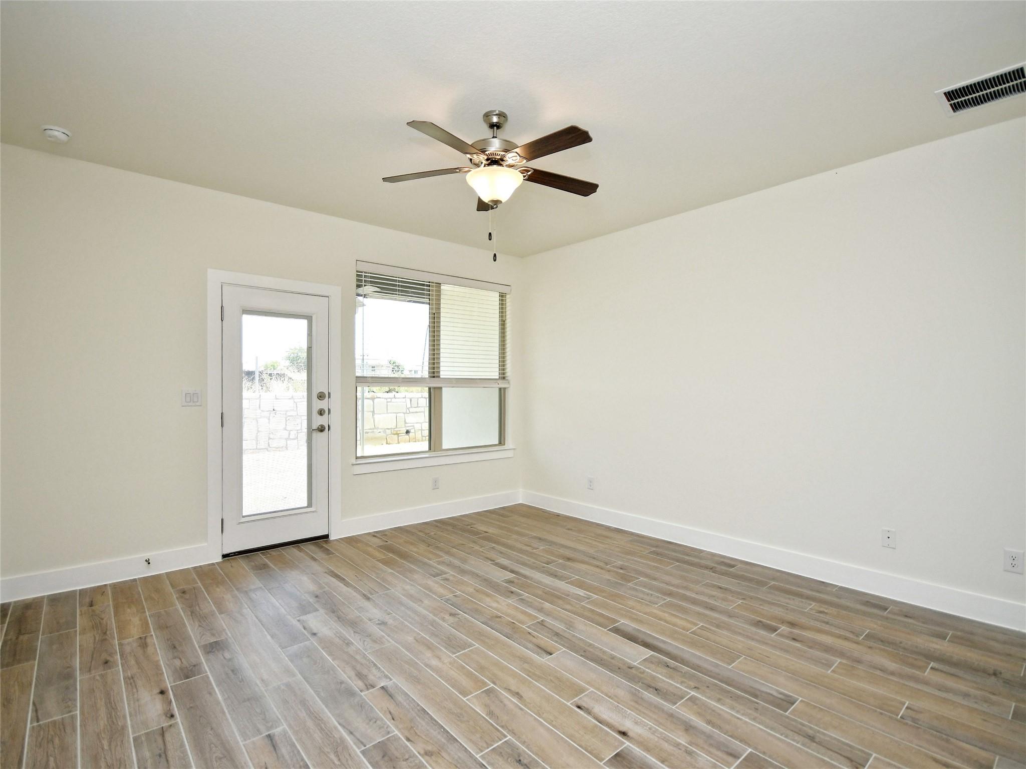 408 Parkline Dr Property Photo 15