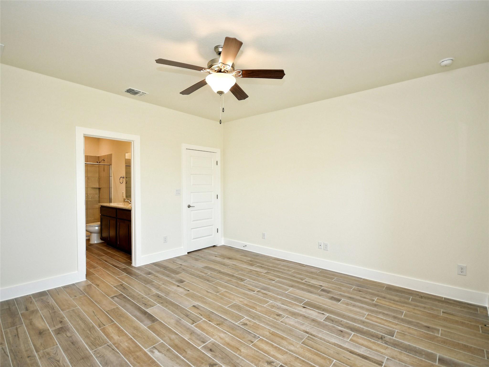 408 Parkline Dr Property Photo 16