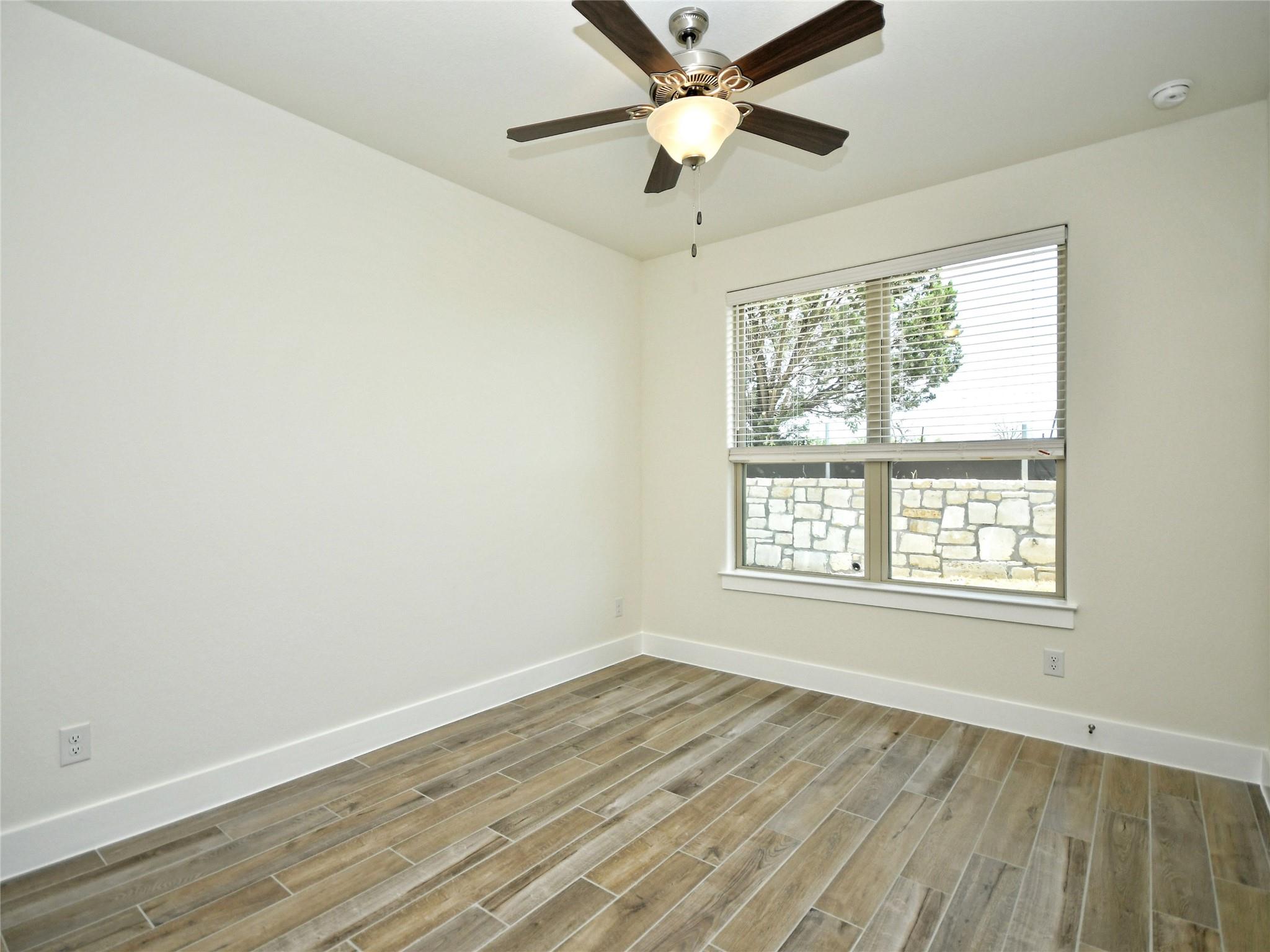 408 Parkline Dr Property Photo 20